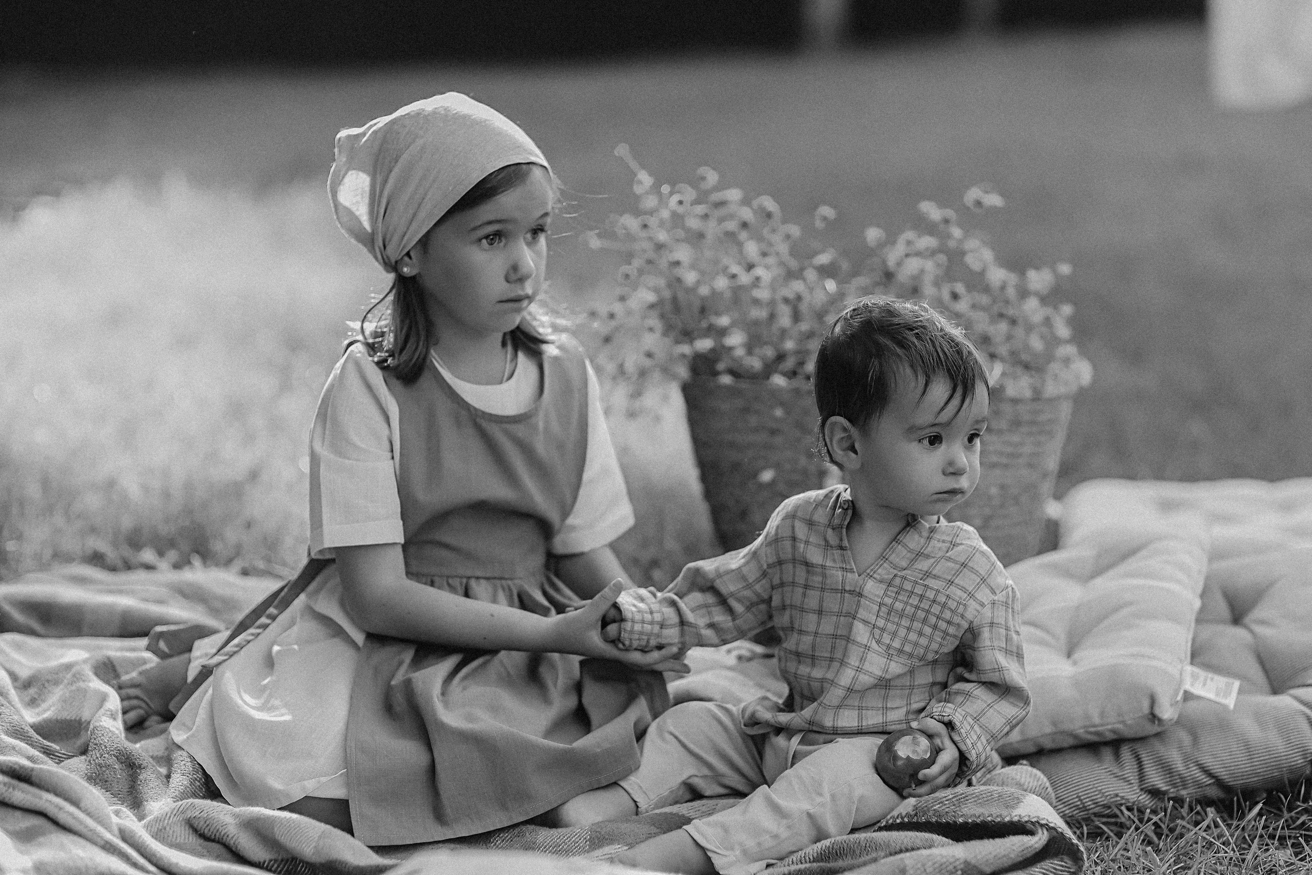 Стирка у дома. Семейный фотограф Тюмень, фотограф на роды Салмина Мария