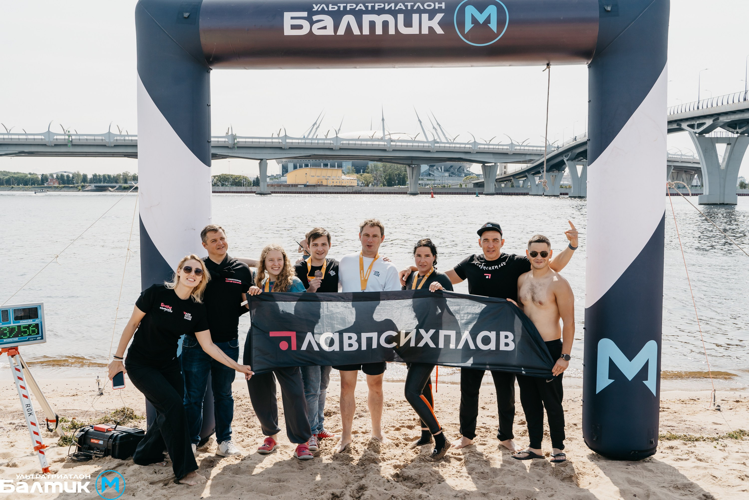 Проплыл сам - горжусь. Проплыл с сыном - Горжусь! Проплыли большой командой клуба (а Валери с Ариной еще и победители) - ГОРЖУСЬ!!!