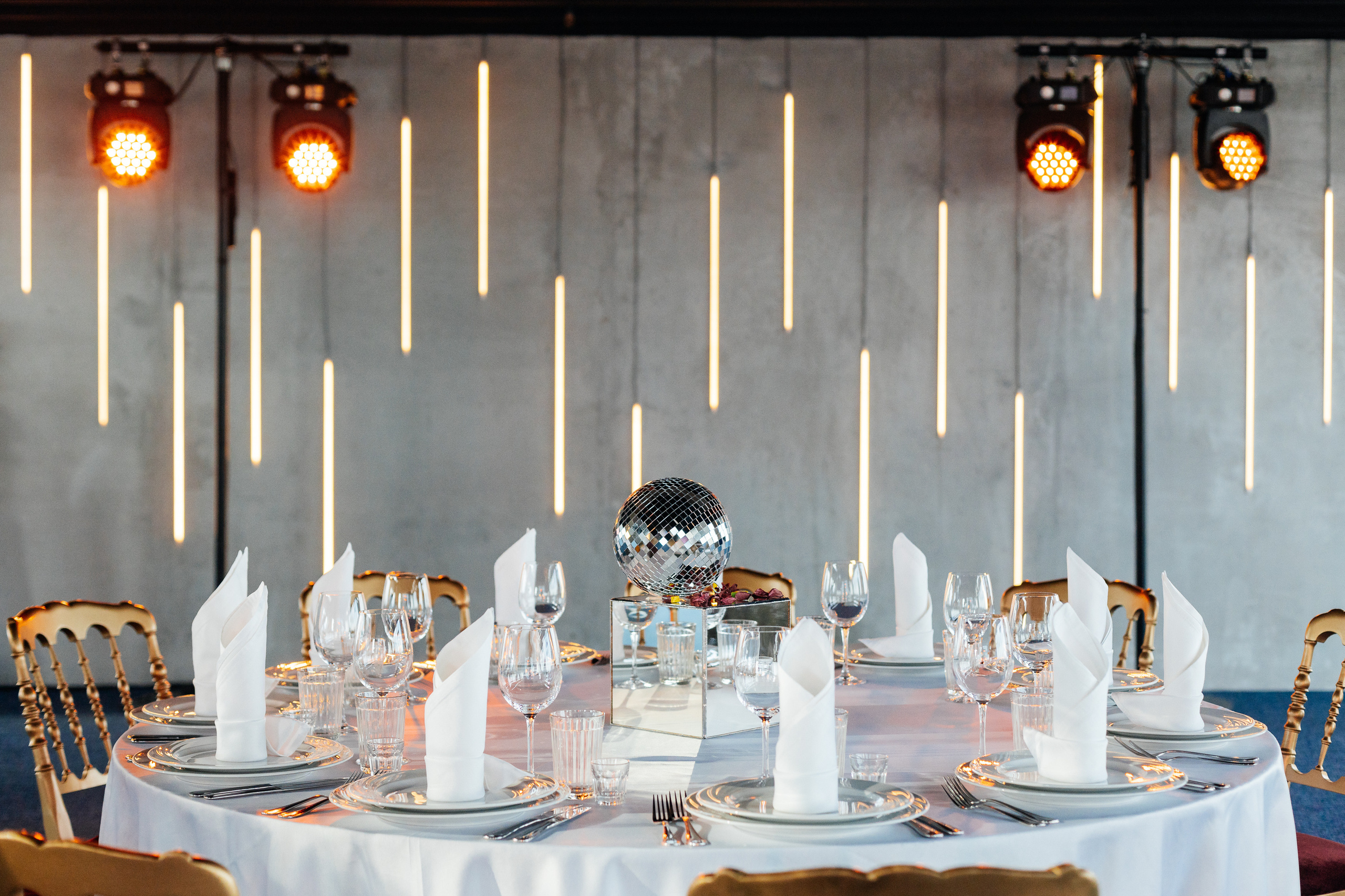 Backstage на вечеринке 90's в Moscow City. Свадебный и портретный фотограф в Королёве Сергей Чихарев