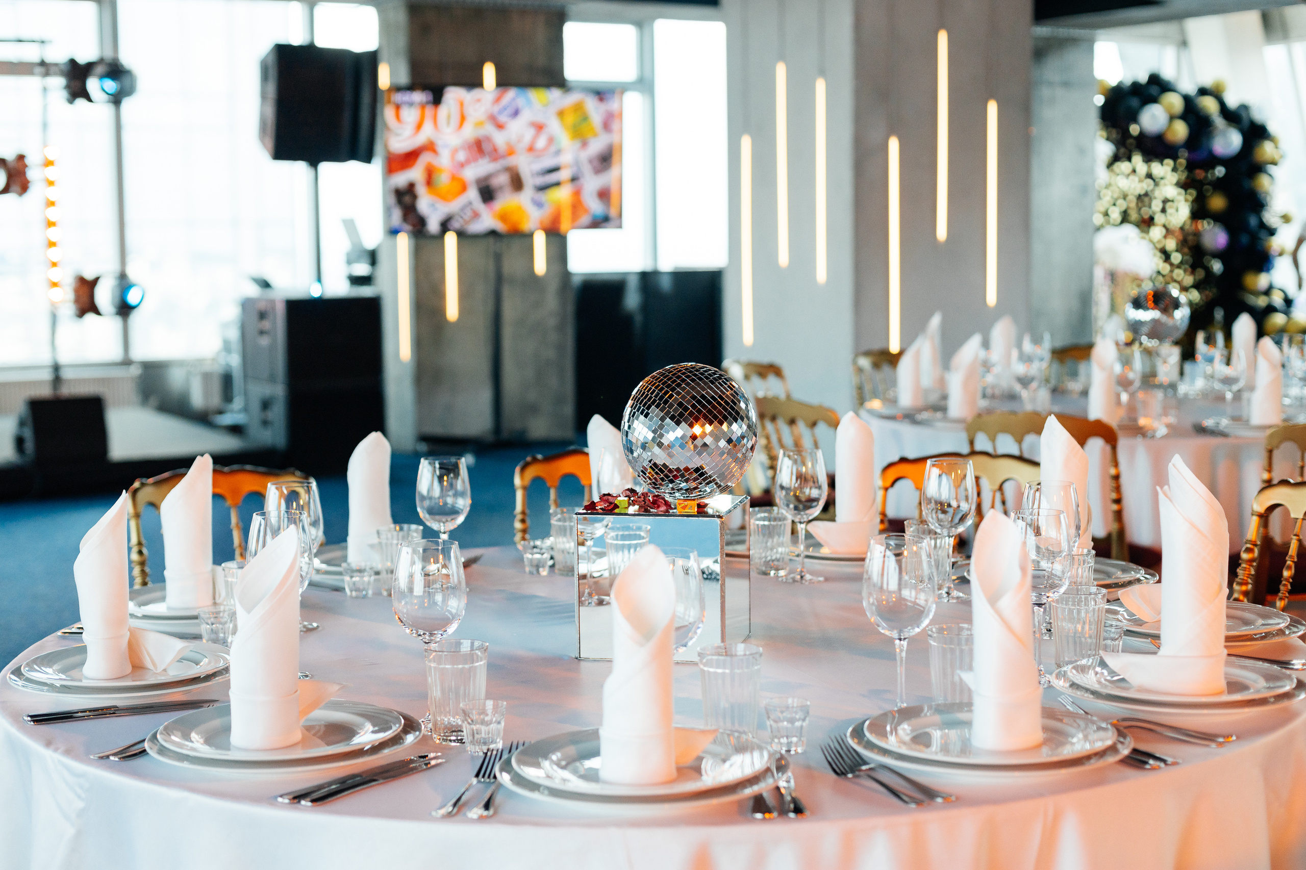 Backstage на вечеринке 90's в Moscow City. Свадебный и портретный фотограф в Королёве Сергей Чихарев