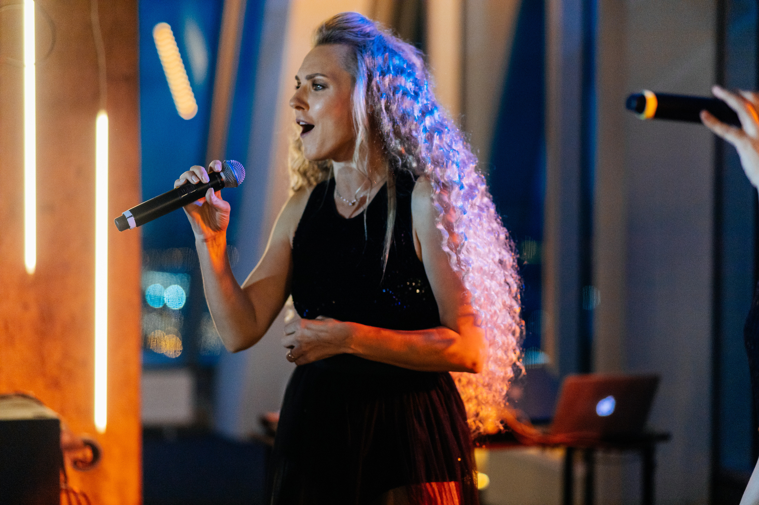 Backstage на вечеринке 90's в Moscow City. Свадебный и портретный фотограф в Королёве Сергей Чихарев