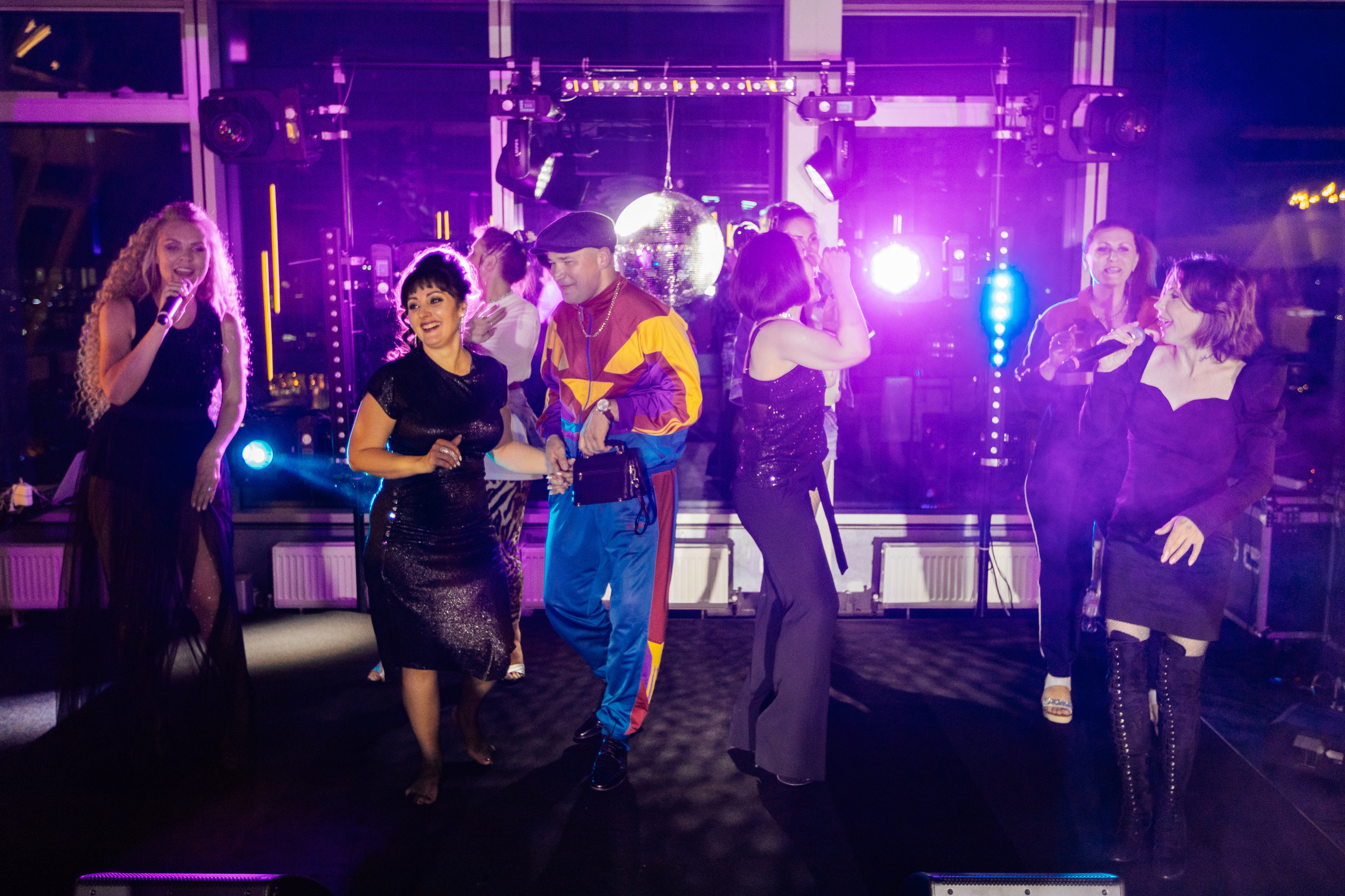 Backstage на вечеринке 90's в Moscow City. Свадебный и портретный фотограф в Королёве Сергей Чихарев