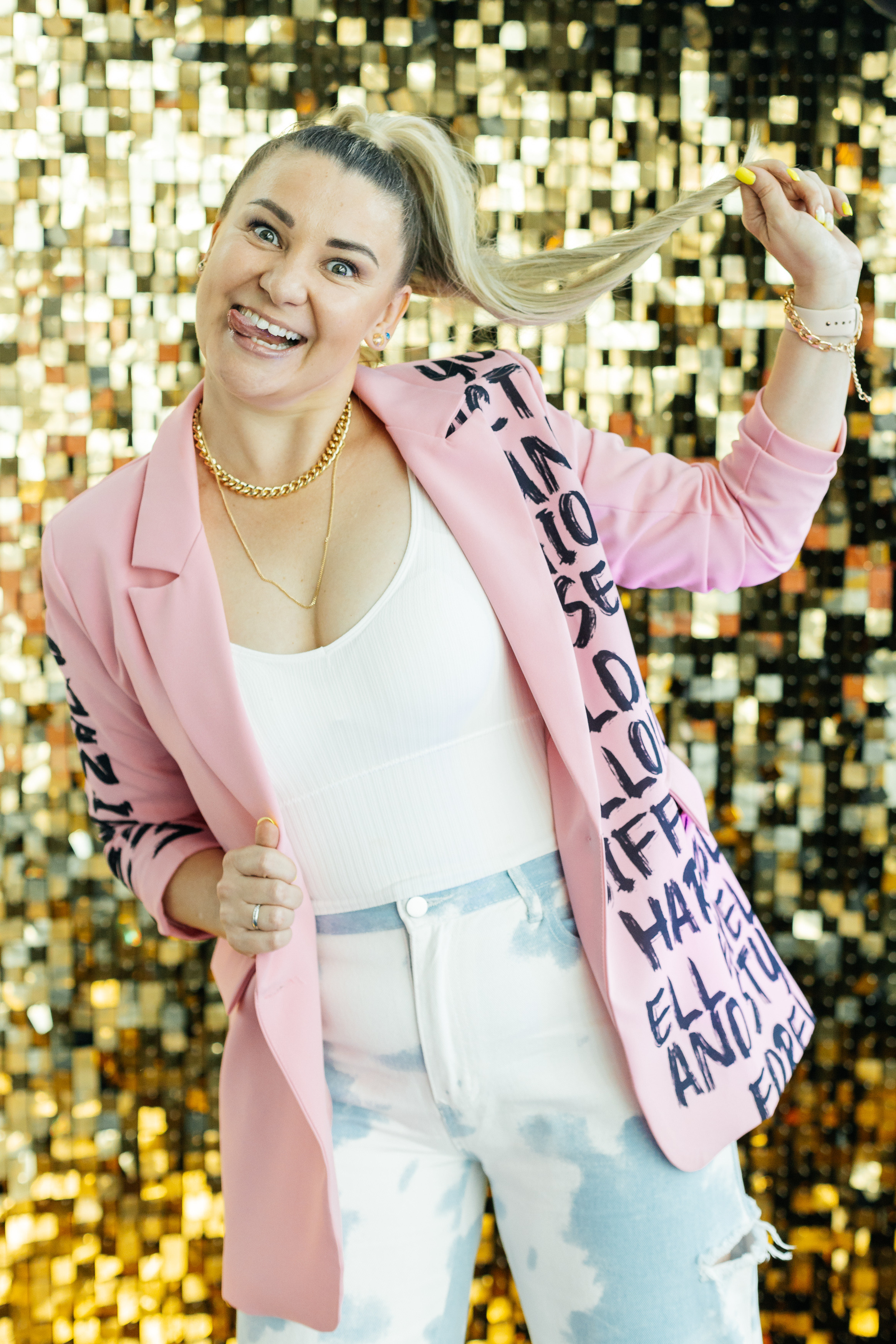 Backstage на вечеринке 90's в Moscow City. Свадебный и портретный фотограф в Королёве Сергей Чихарев