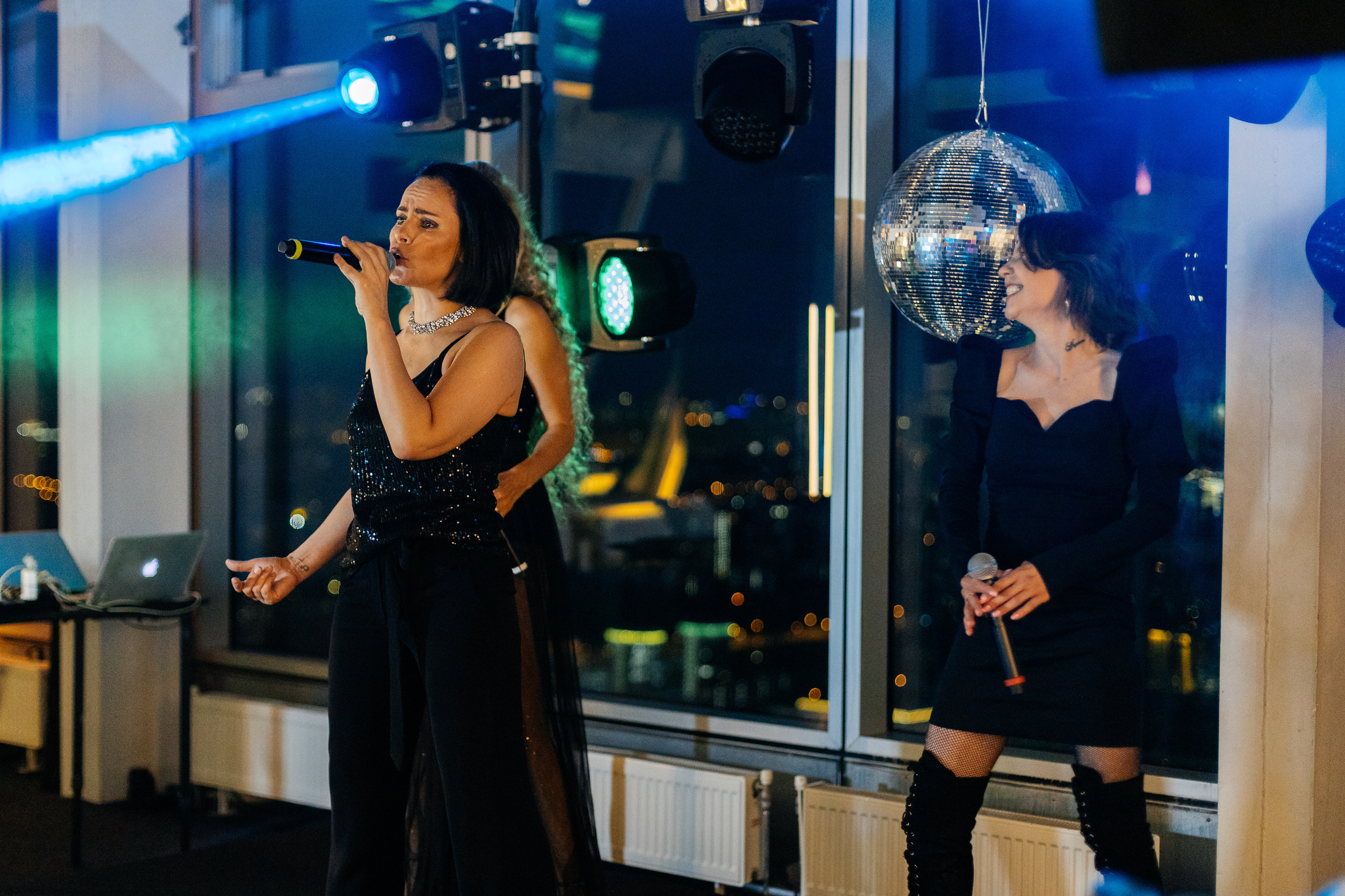 Backstage на вечеринке 90's в Moscow City. Свадебный и портретный фотограф в Королёве Сергей Чихарев