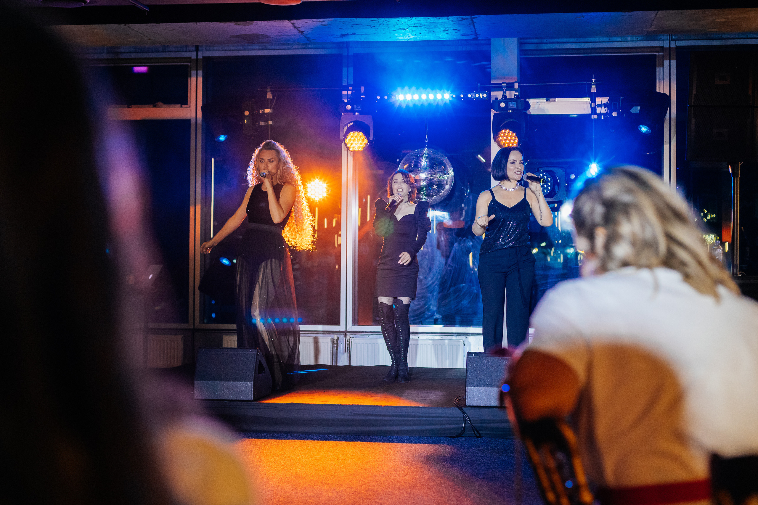 Backstage на вечеринке 90's в Moscow City. Свадебный и портретный фотограф в Королёве Сергей Чихарев