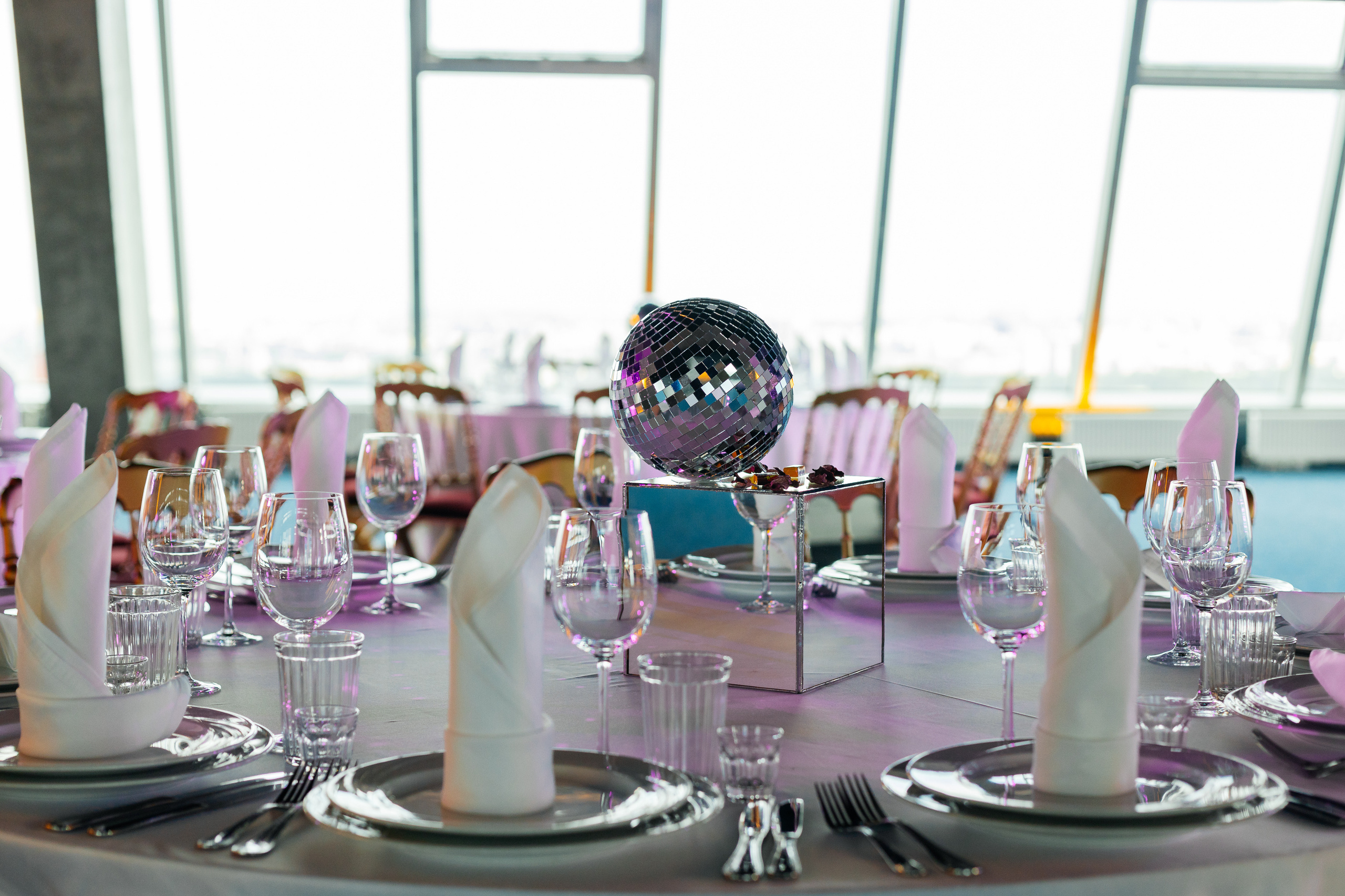 Backstage на вечеринке 90's в Moscow City. Свадебный и портретный фотограф в Королёве Сергей Чихарев