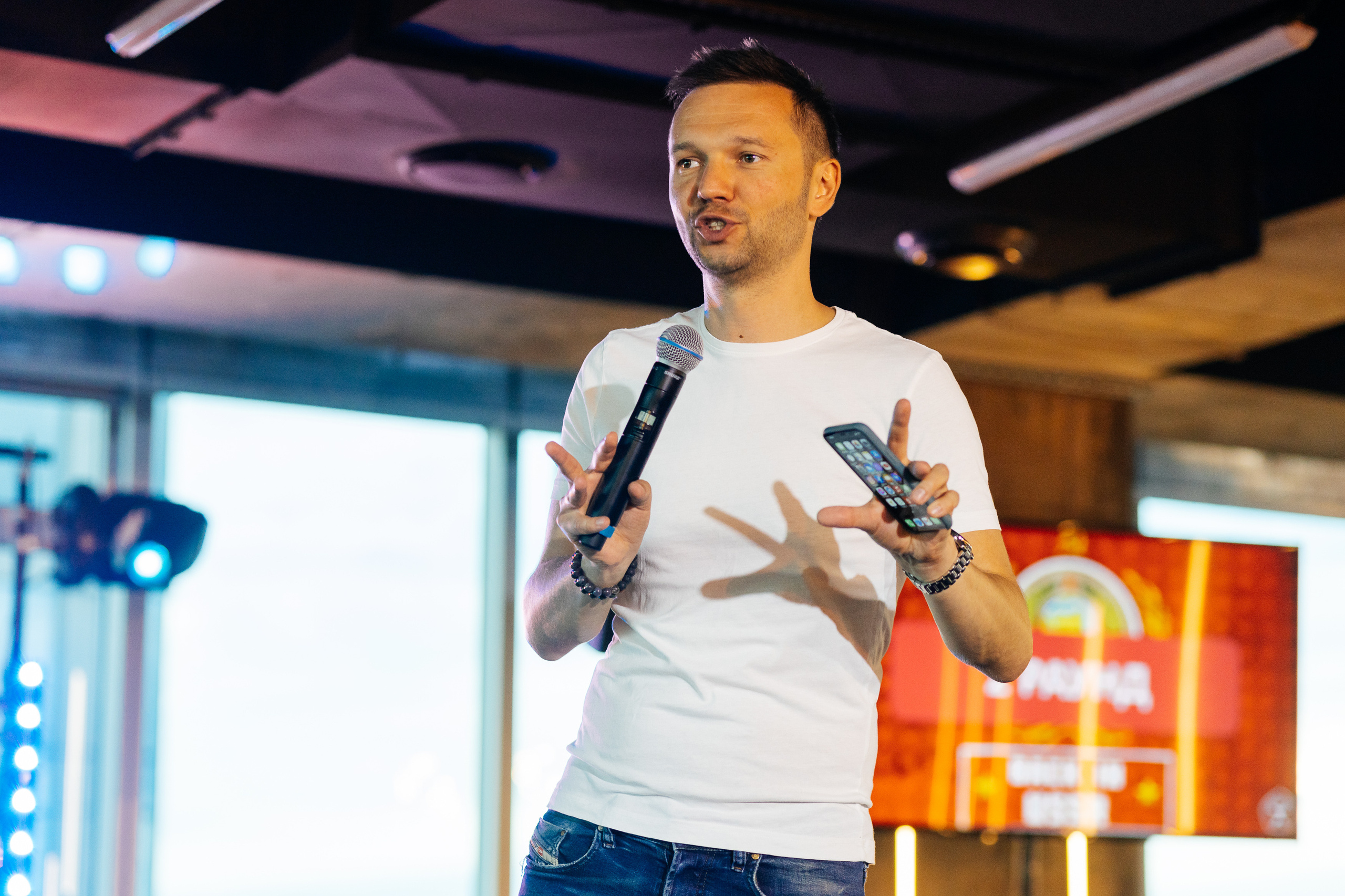 Backstage на вечеринке 90's в Moscow City. Свадебный и портретный фотограф в Королёве Сергей Чихарев