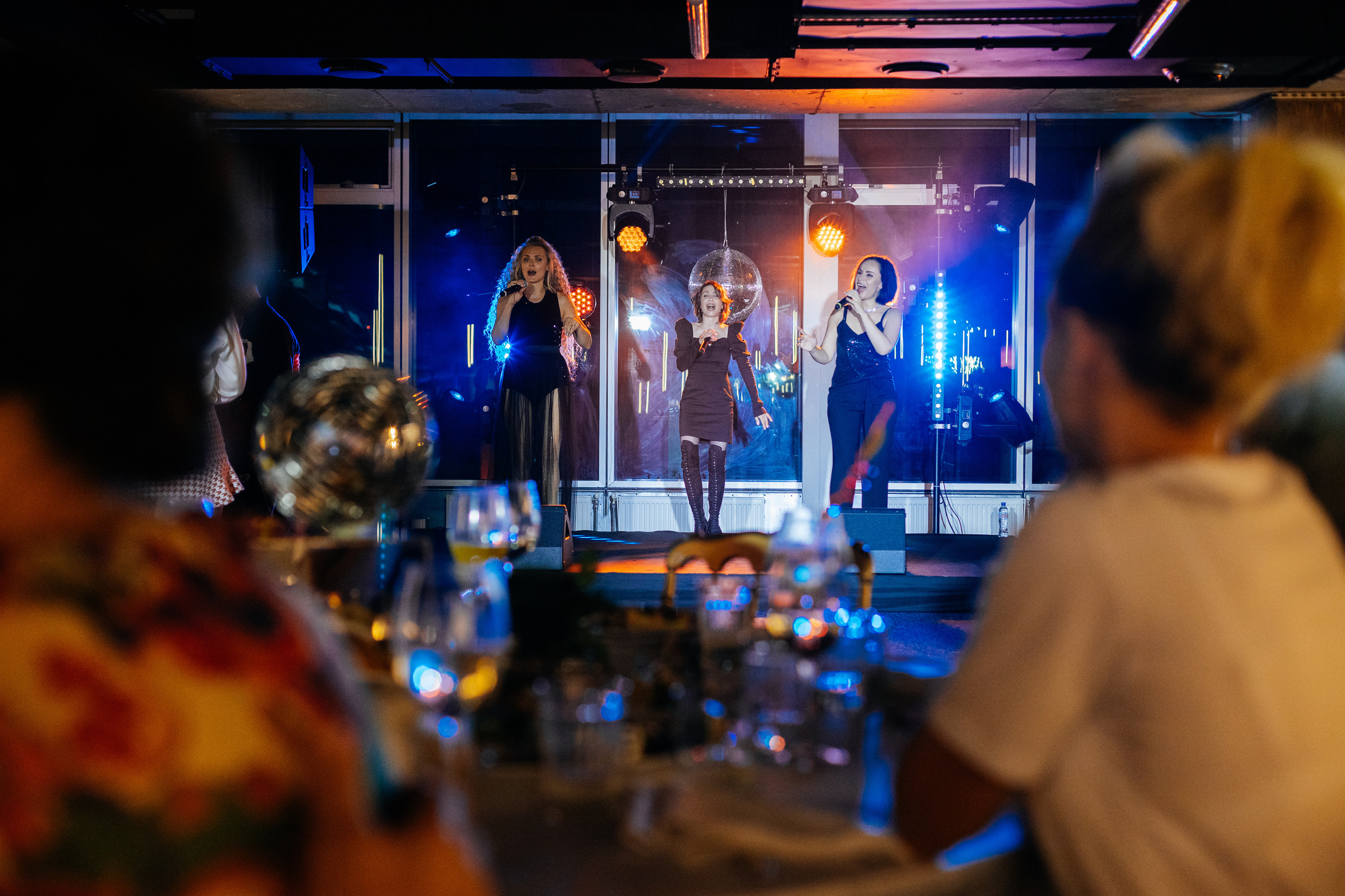 Backstage на вечеринке 90's в Moscow City. Свадебный и портретный фотограф в Королёве Сергей Чихарев