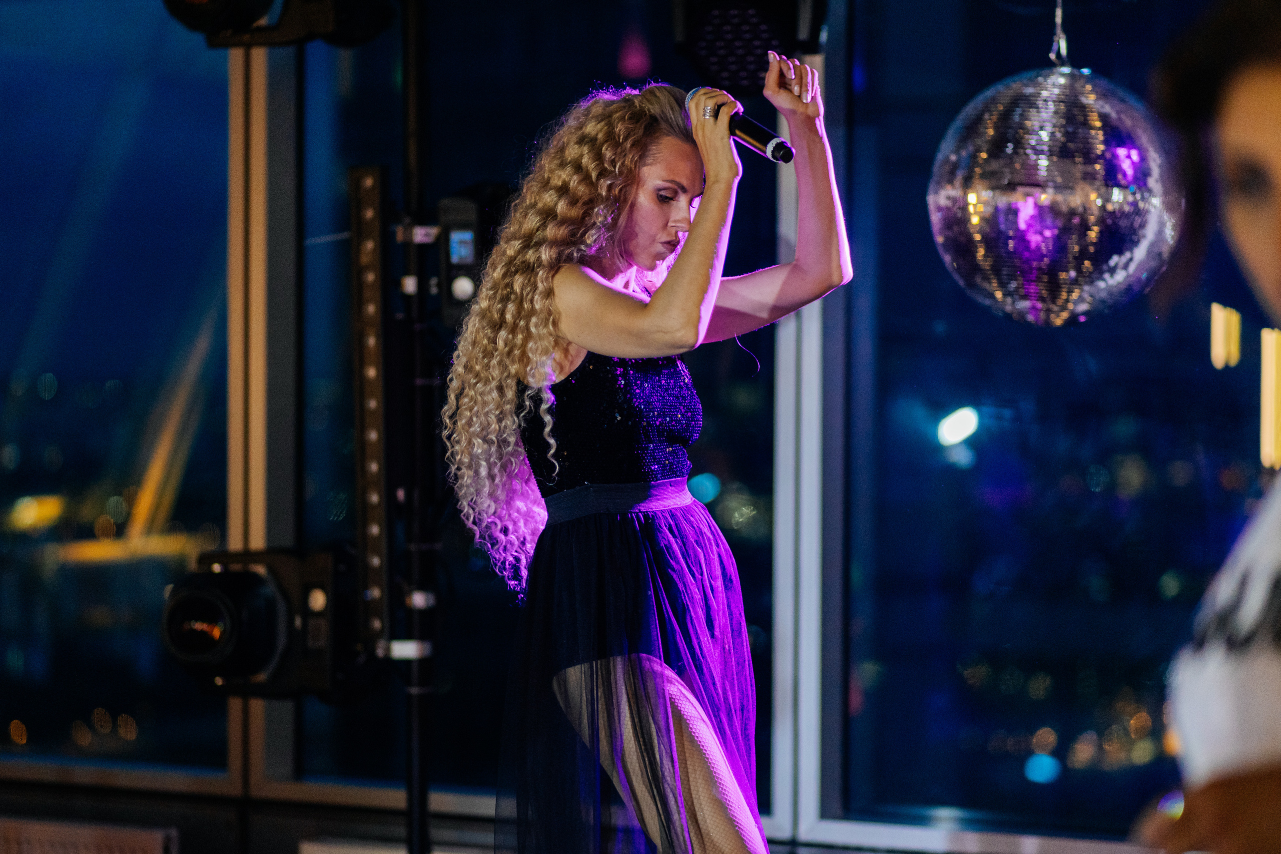 Backstage на вечеринке 90's в Moscow City. Свадебный и портретный фотограф в Королёве Сергей Чихарев