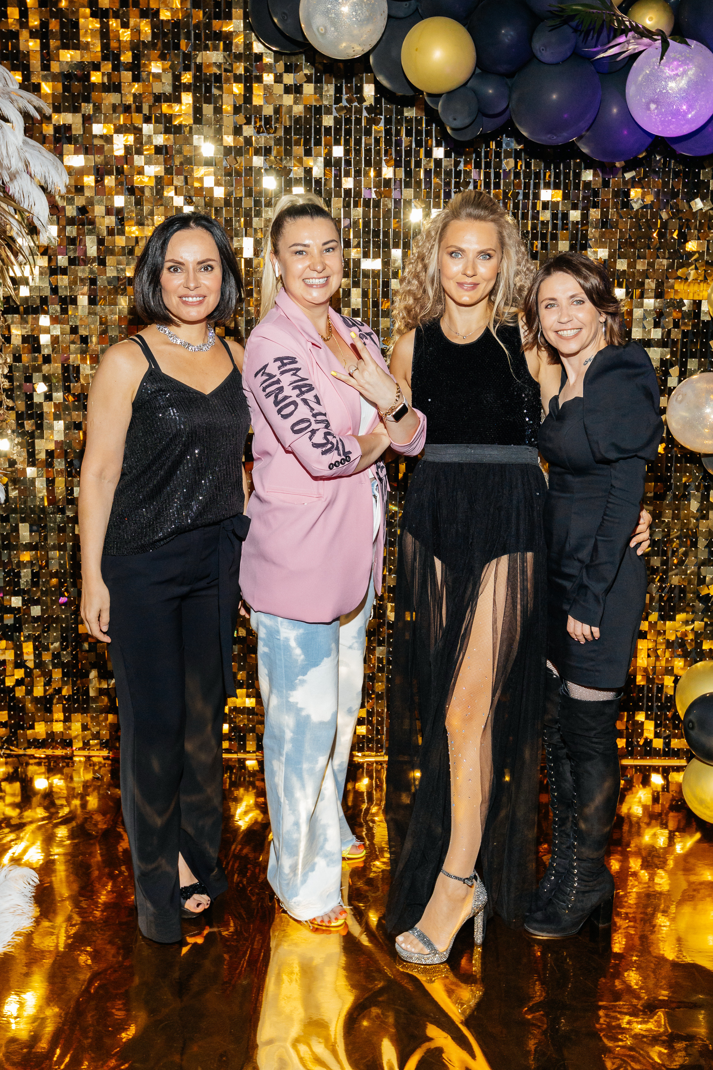 Backstage на вечеринке 90's в Moscow City. Свадебный и портретный фотограф в Королёве Сергей Чихарев