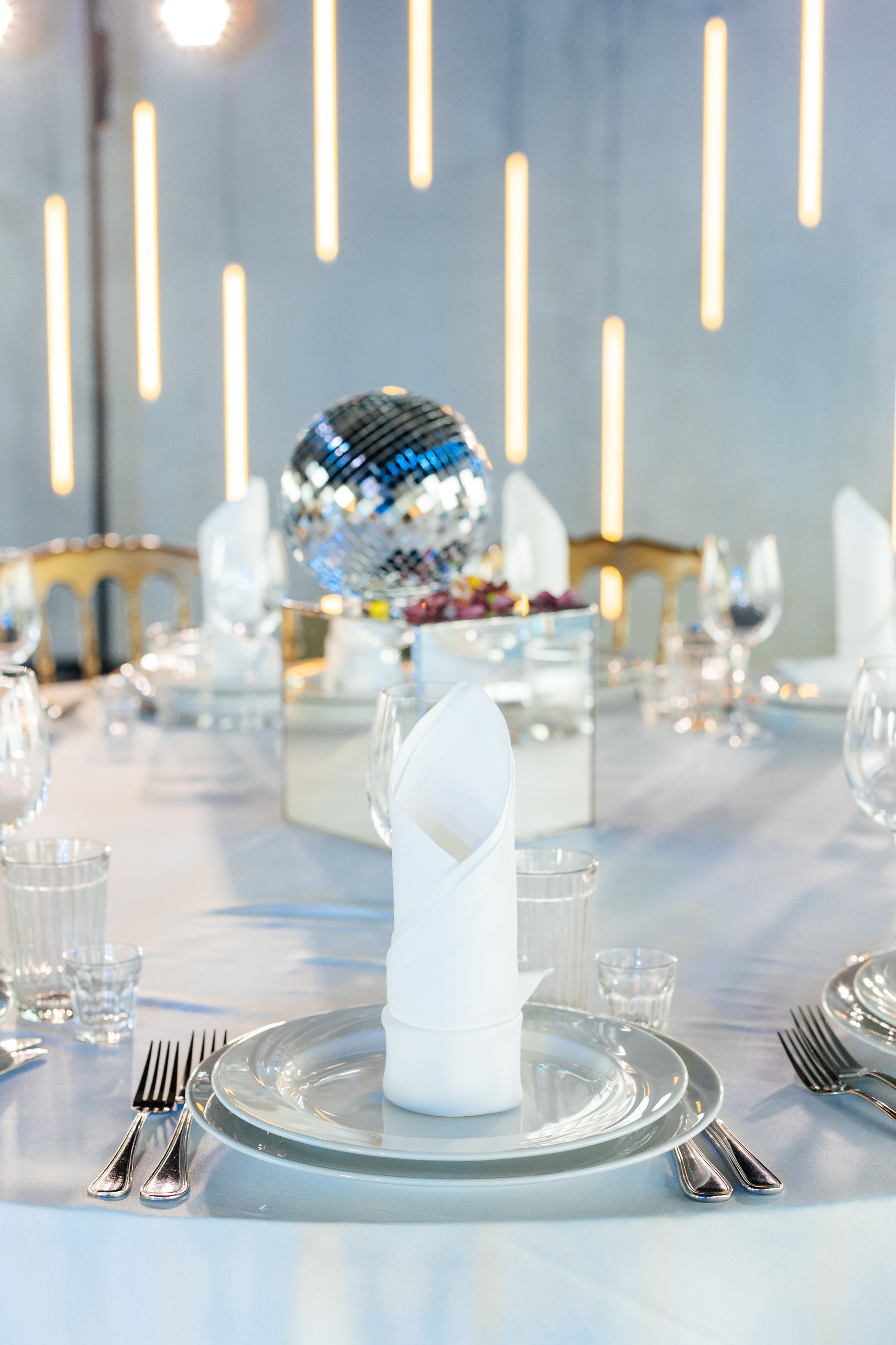 Backstage на вечеринке 90's в Moscow City. Свадебный и портретный фотограф в Королёве Сергей Чихарев