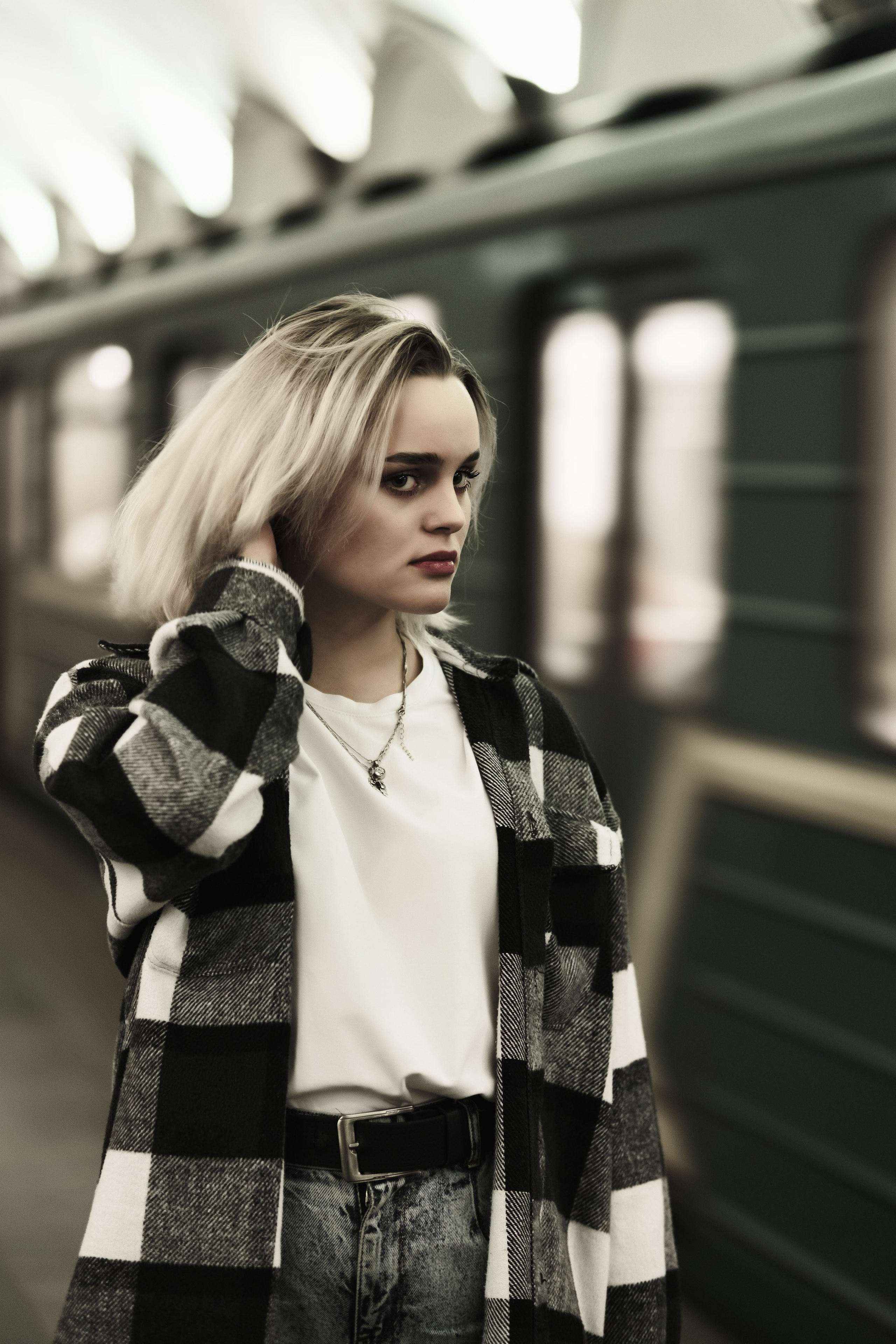 Жанна с Катей в метро. Фотограф в Москве Максим Скоробогатов