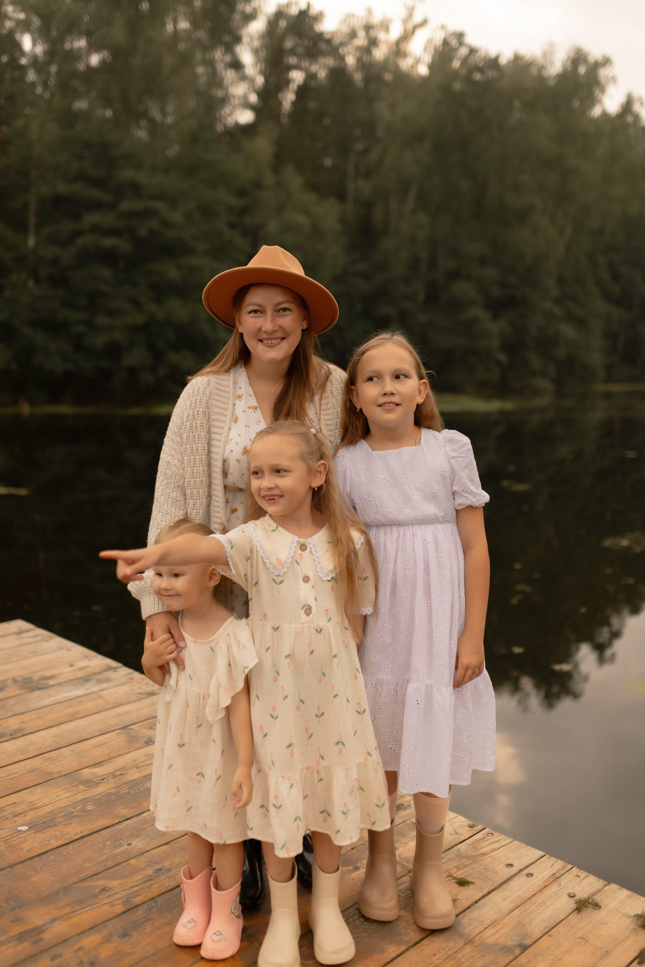 Мама Алина, Маша, Дина и Анечка. Фотограф Татьяна Семенова