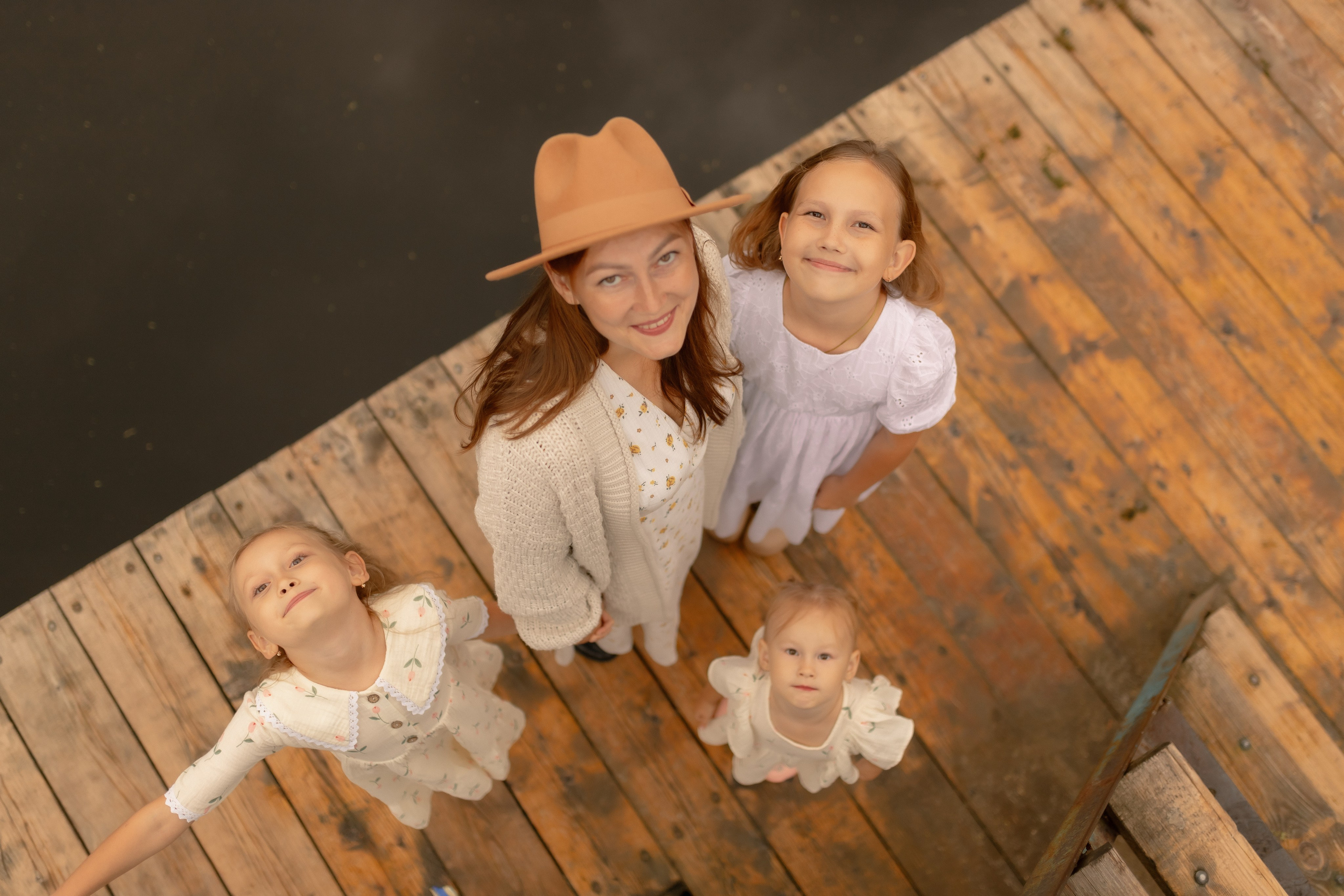 Мама Алина, Маша, Дина и Анечка. Фотограф Татьяна Семенова