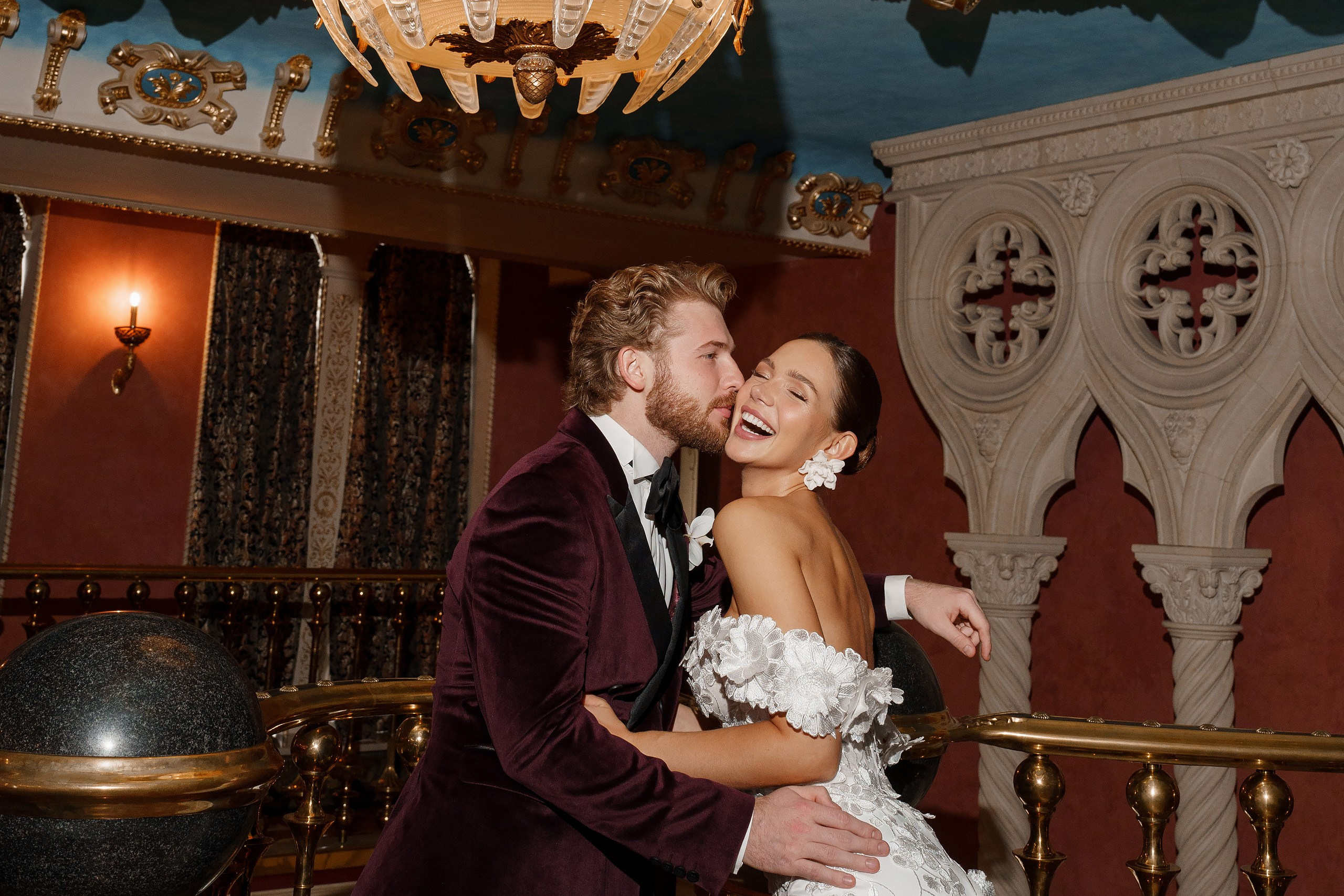 Эмоциональная свадебная фотосъемка в концертном зале Veneziano. Саша Потапкин Фотограф. Сочи, Екатеринбург, Москва