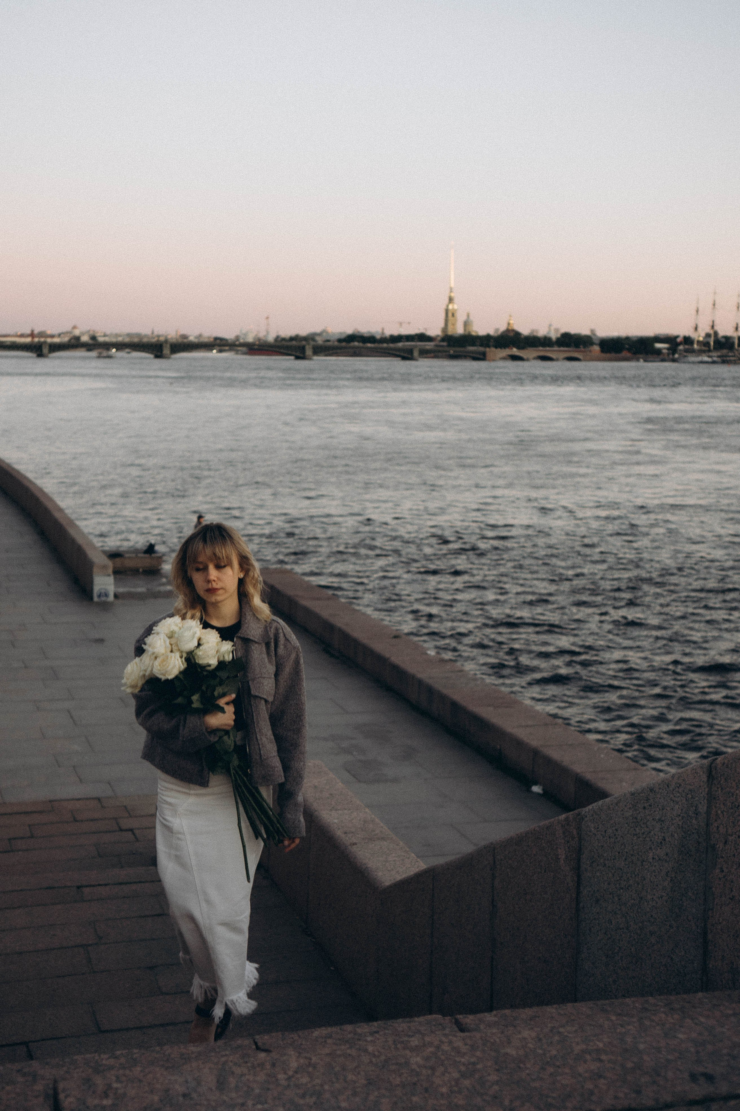 ПРОГУЛКА ПО ГОРОДУ В БЕЛЫЕ НОЧИ (другой вариант). Профессиональный фотограф, Санкт-Петербург — Виктория Богомолова