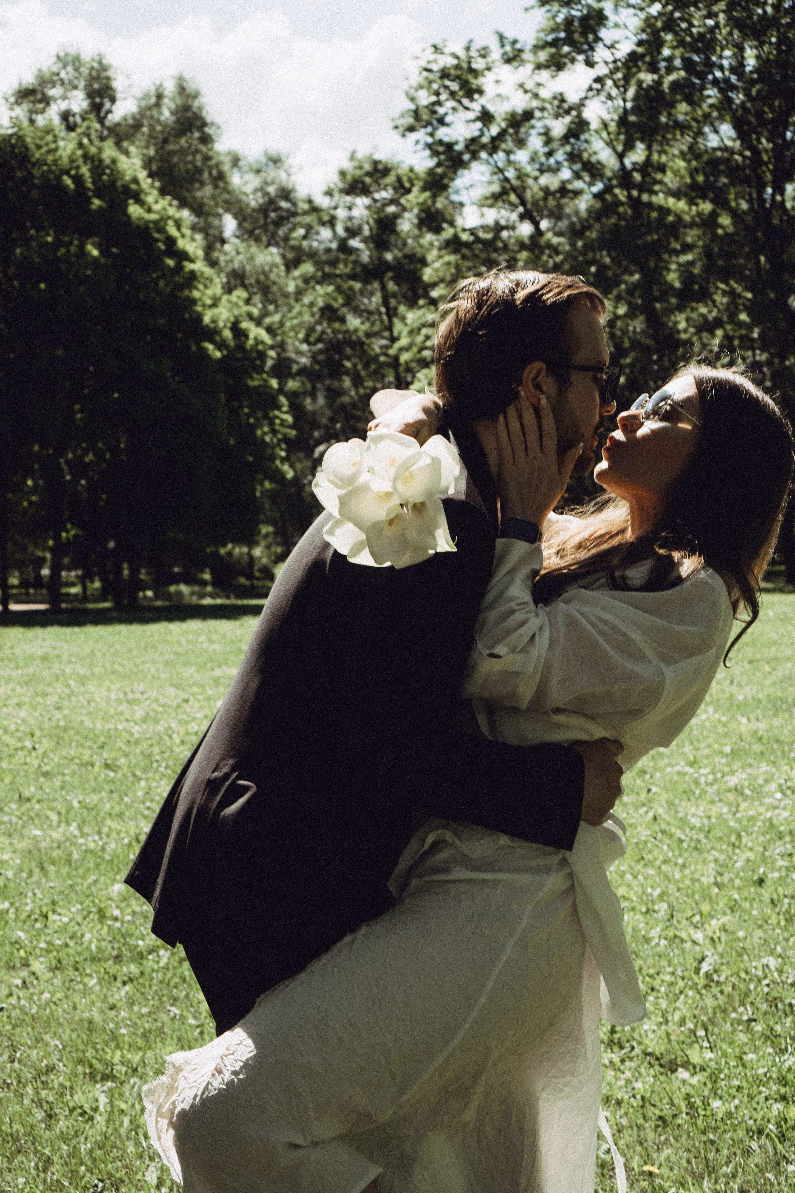 СВАДЕБНАЯ СЬЕМКА В ПАРКЕ ПОБЕДЫ И ПРОГУЛКА ПО МОСКОВСКОМУ ПРОСПЕКТУ. Профессиональный фотограф, Санкт-Петербург — Виктория Богомолова