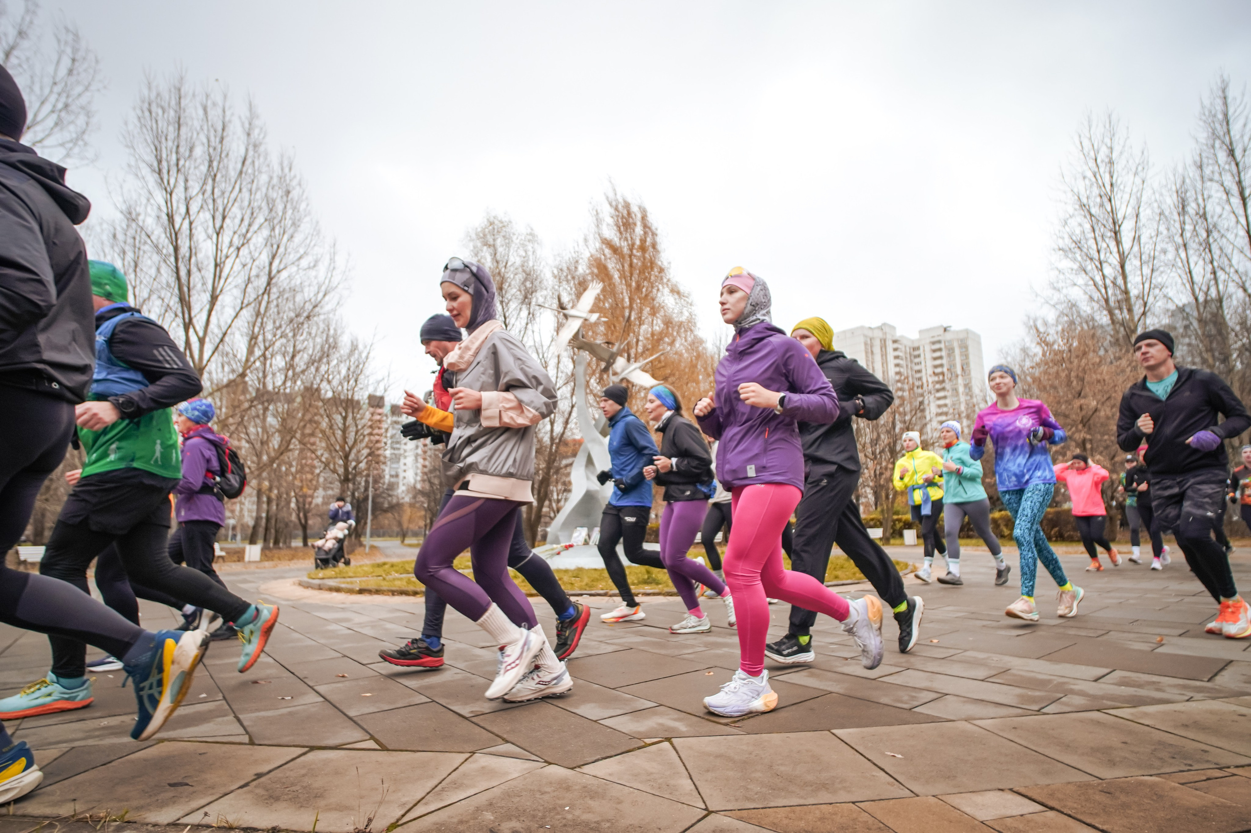 #марафонудома #яuzarun 2024 2-я петля, группа 6:30. Роман Капилюшов. Бег. Фото. Видео. г. Люберцы