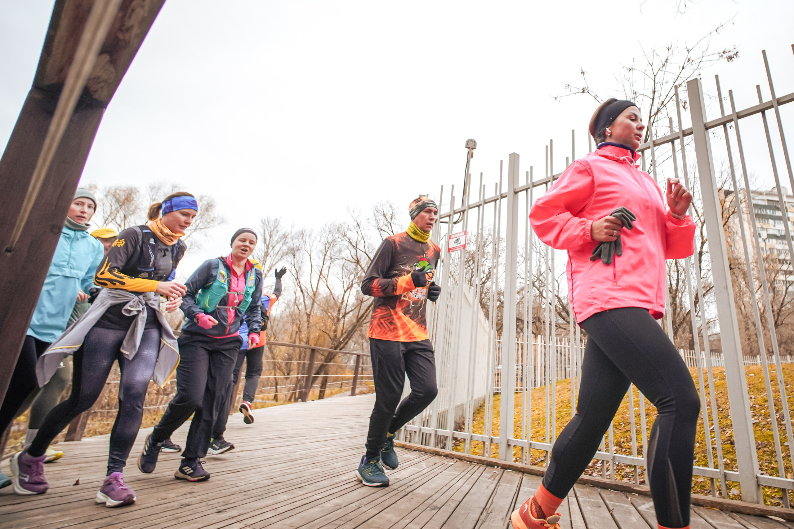 #марафонудома #яuzarun 2024 2-я петля, группа 6:30. Роман Капилюшов. Бег. Фото. Видео. г. Люберцы