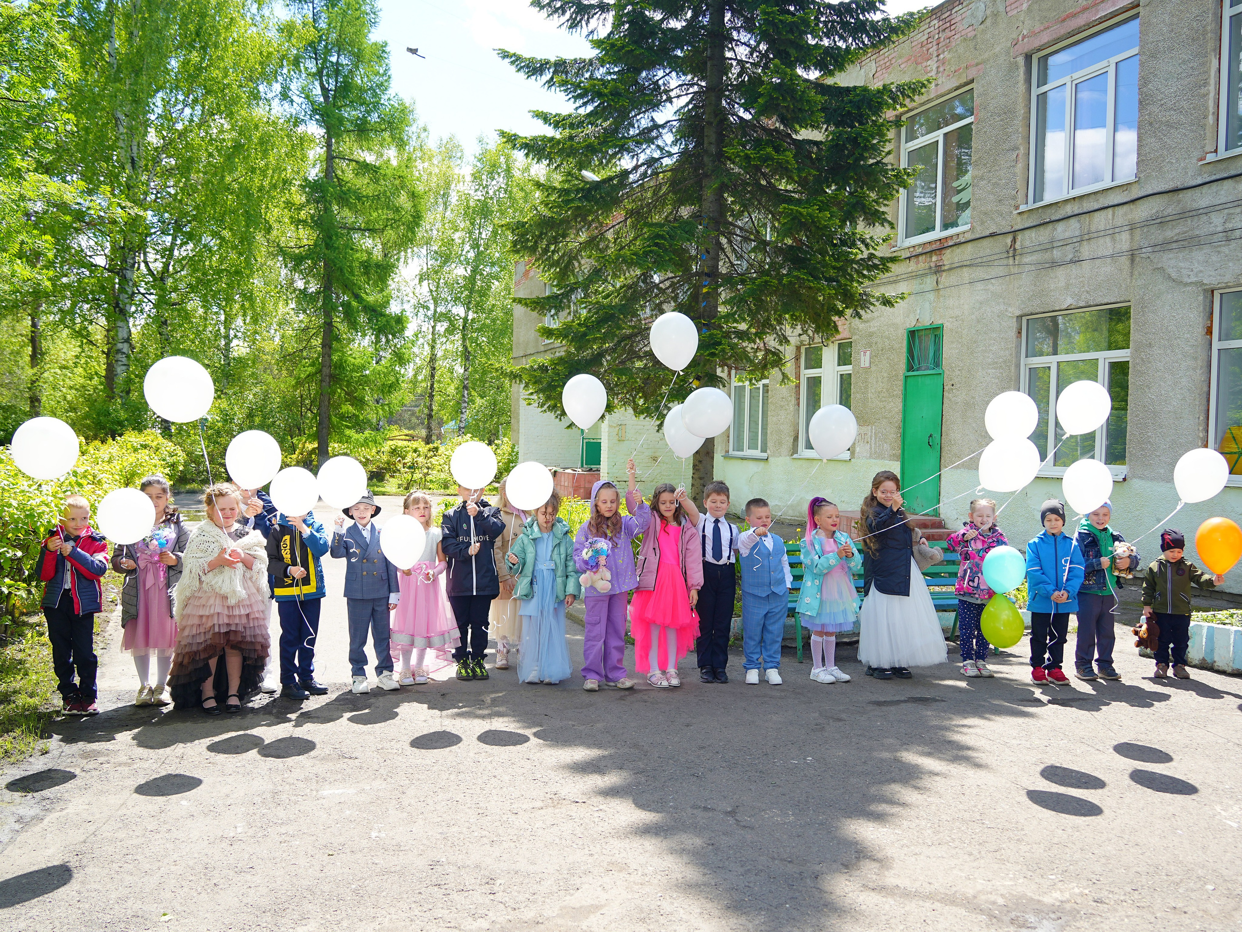 Фотосъемка видеосъёмка фотограф видеооператор новогодних утренников  в. Фотограф, видеооператор Нина Коршунова