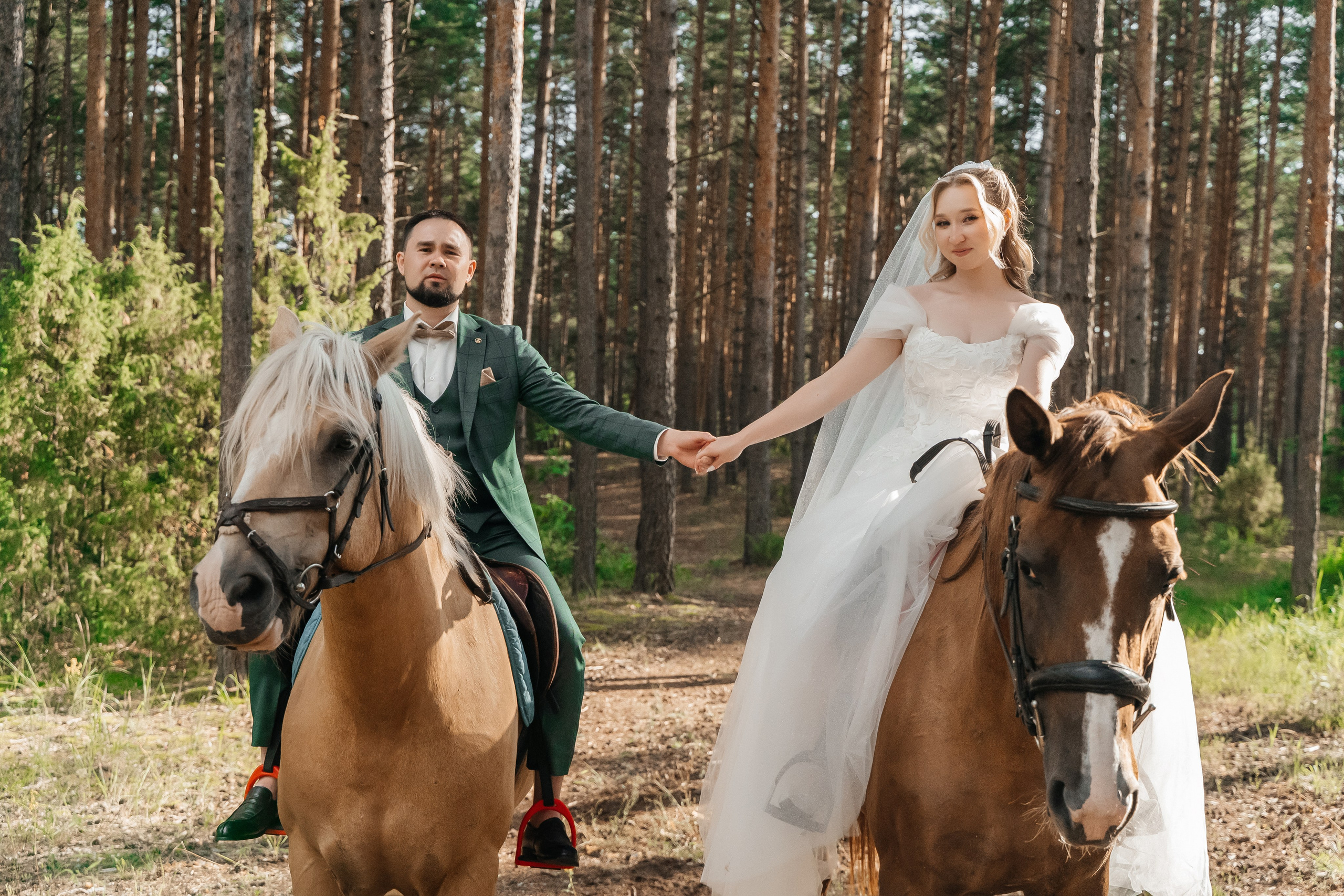 Свадебная прогулка. Свадебный фотограф видеограф Чебоксары