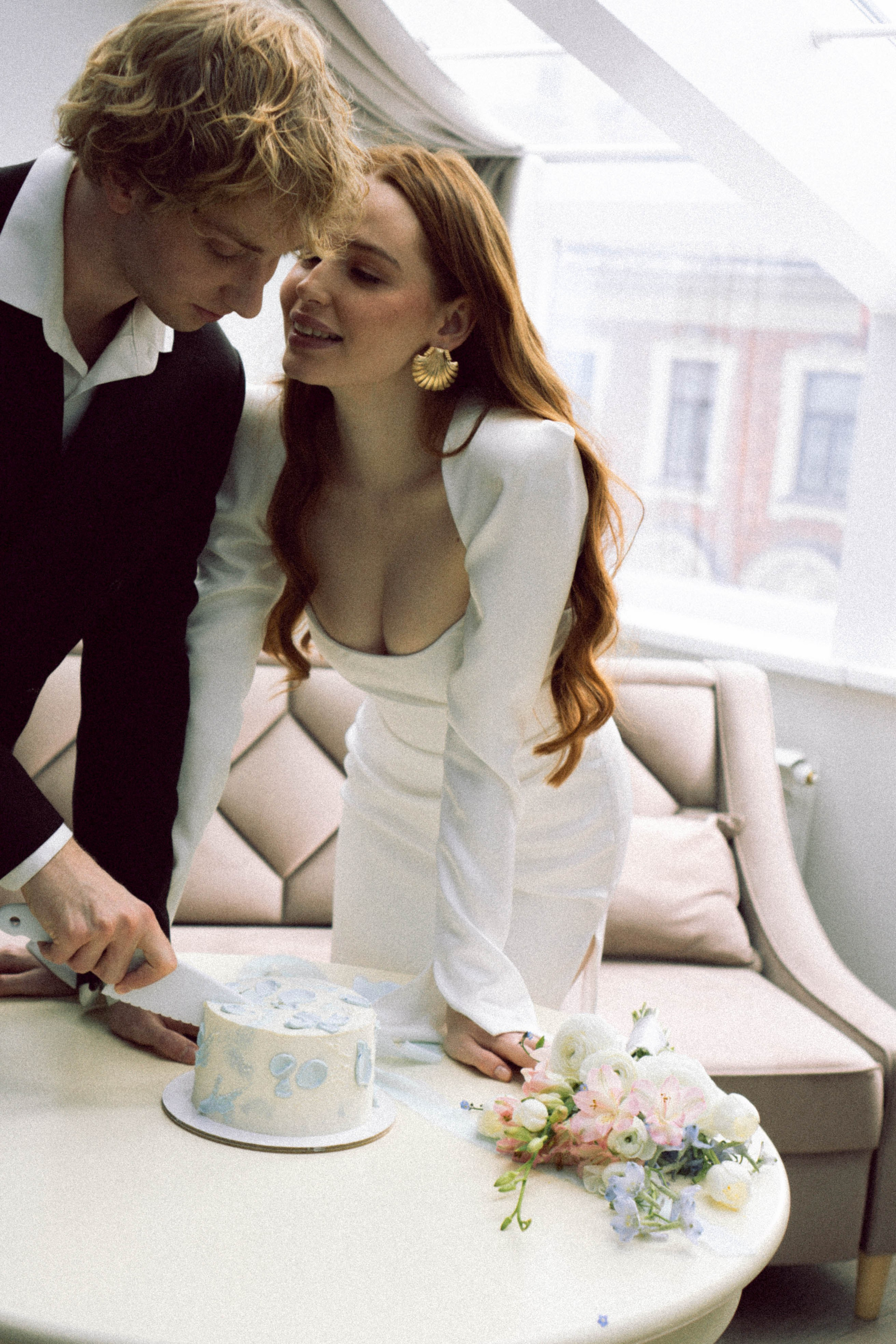 СВАДЕБНАЯ СЬЕМКА В ОТЕЛЕ. СБОРЫ ЖЕНИХА И НЕВЕСТЫ И ТАКЖЕ ТОР И ПОДГОТОВКА К ПРОГУЛКЕ. Профессиональный фотограф, Санкт-Петербург — Виктория Богомолова