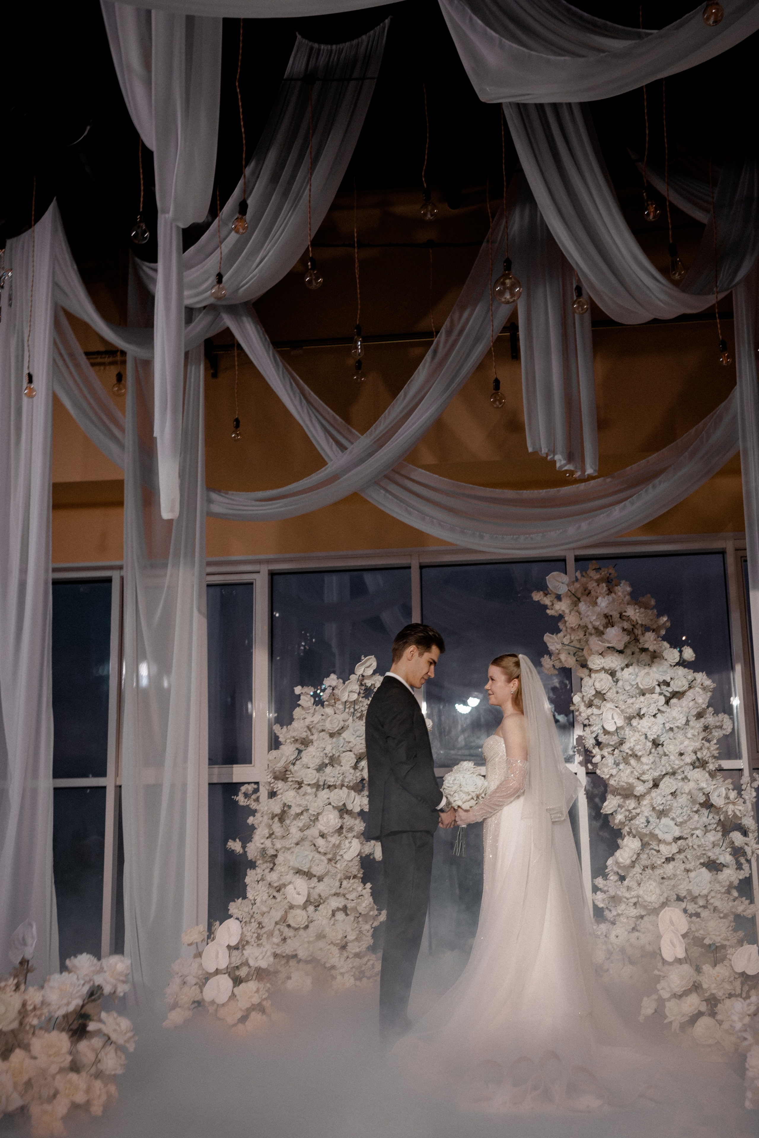 СВАДЕБНАЯ СЬЕМКА СБОРОВ В ОТЕЛЕ И ВЫЕЗД НА ЦЕРЕМОНИЮ (СНЯТО В СИБИРЕ В НИЖНЕВАРТОВСКЕ). Профессиональный фотограф, Санкт-Петербург — Виктория Богомолова