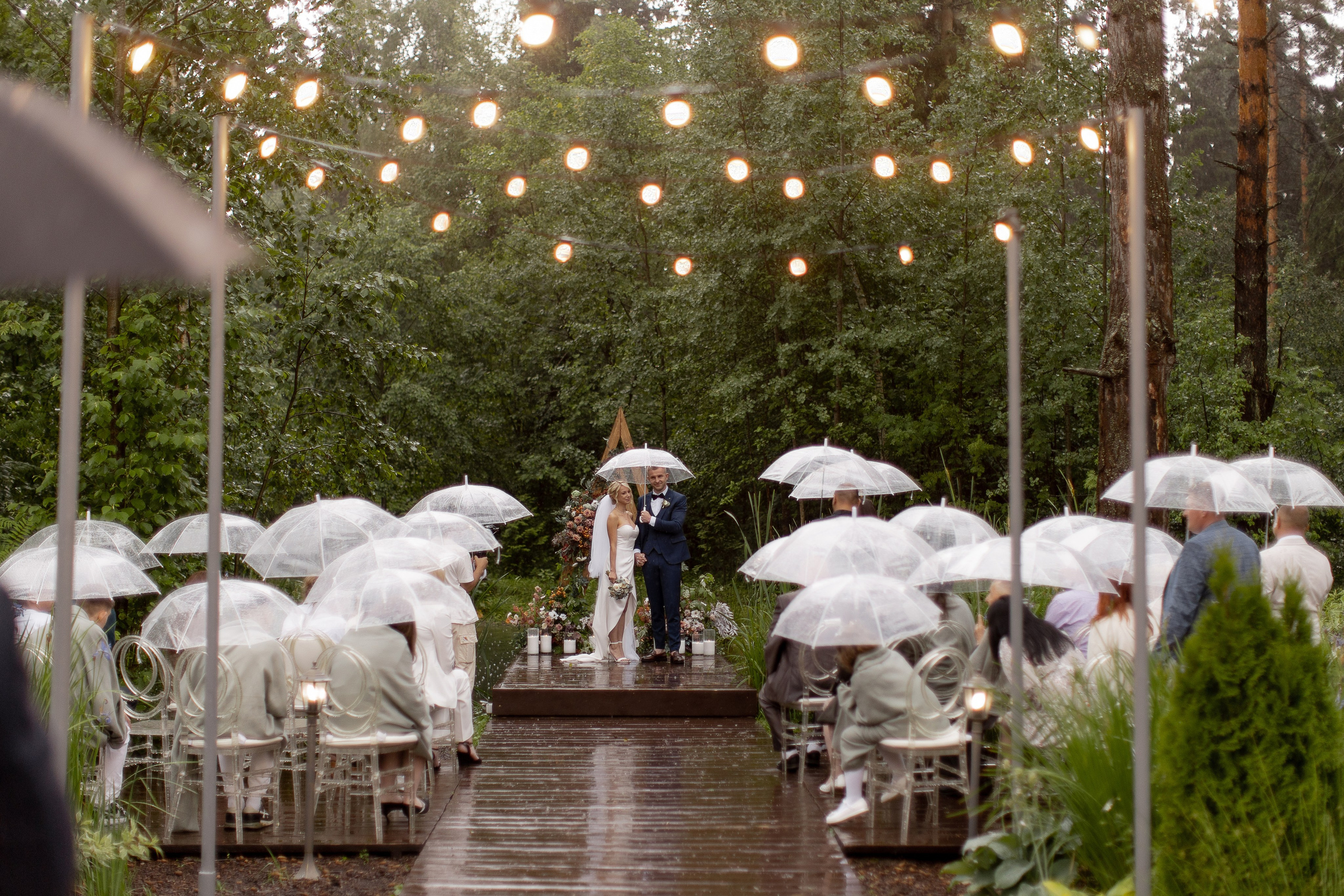 Один зонт, два сердца. Свадебный фотограф — Ефимов Сергей