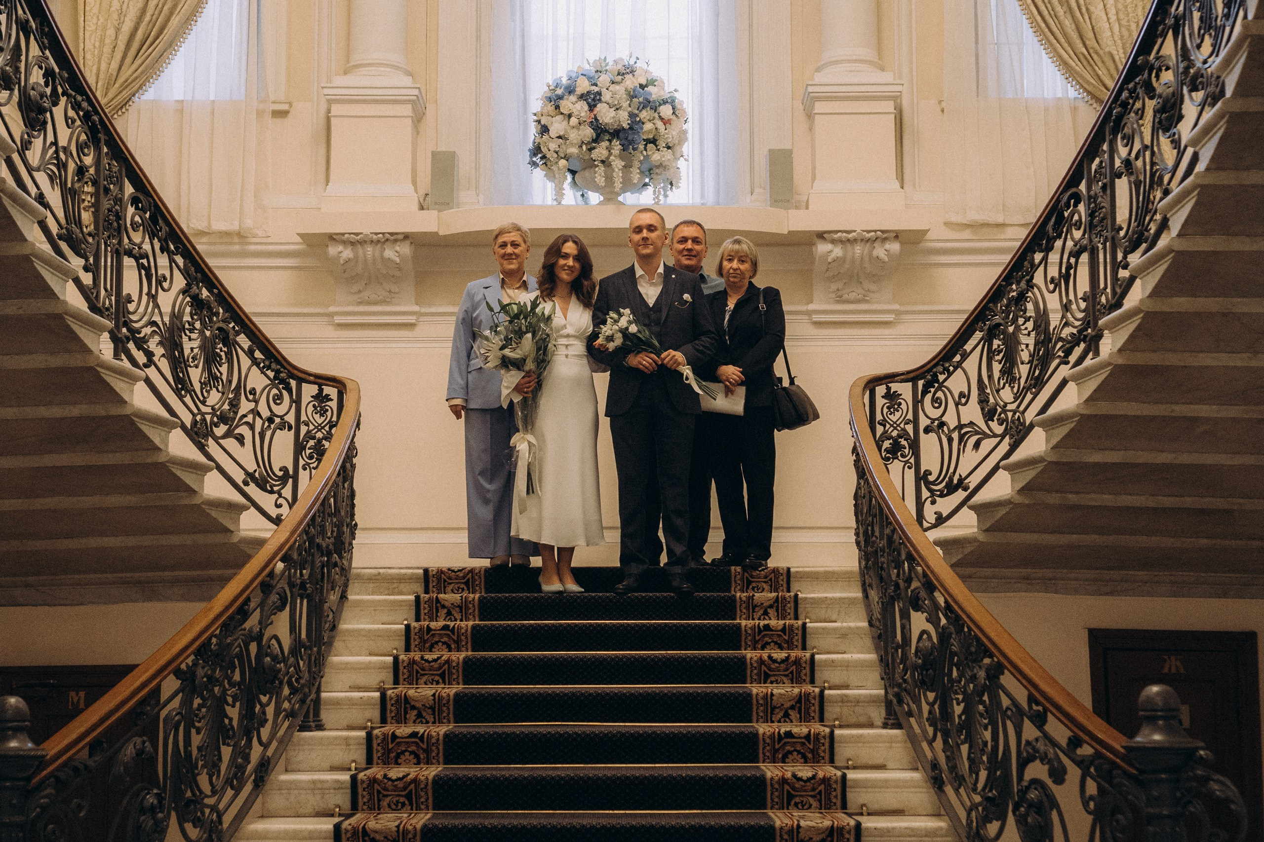 СВАДЕБНАЯ СЬЕМКА ПАРЫ ВО ВТОРОМ ДВОРЦЕ БРАКОСОЧЕТАНИЯ И ПРОГУЛКА ПО ЧЕРНЫШЕВСКОЙ. Профессиональный фотограф, Санкт-Петербург — Виктория Богомолова