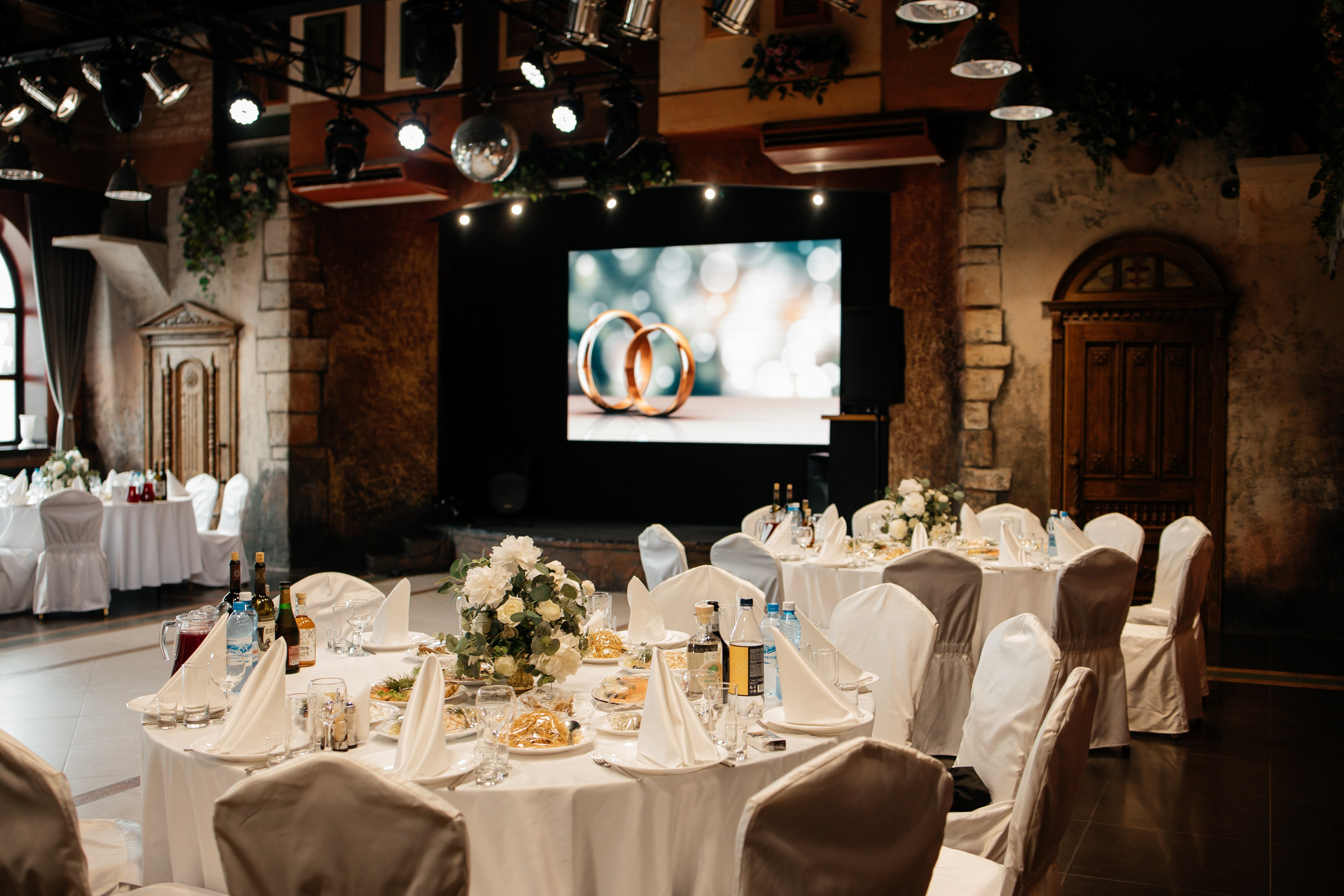 Свадьба Александра и Дарьи: мгновения, которые останутся навсегда. Фотограф Семён Гнеушев