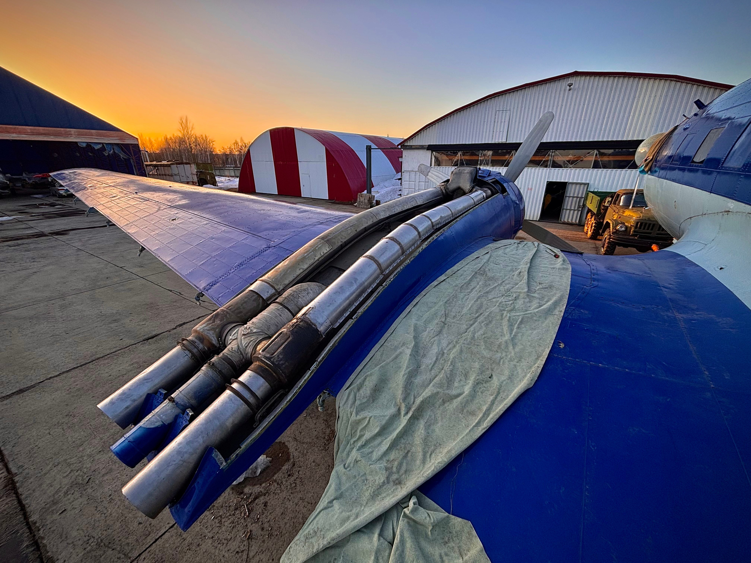 Ил-14Т «Голубая Мечта» (2026 г.). Фотоальбом показывающий увлекательный мир авиации и мир медведей Андрея Иванова