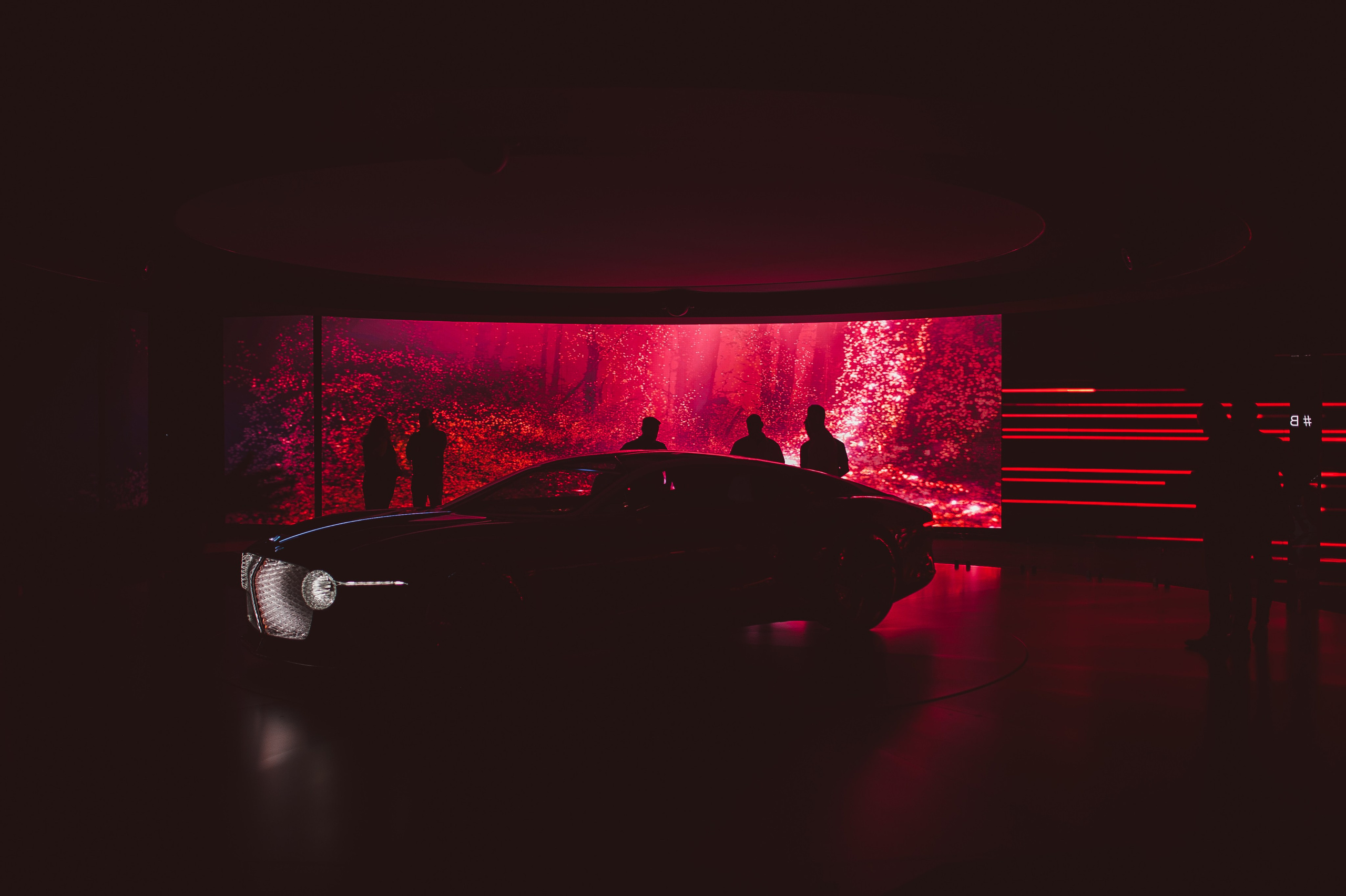 Премьера Bentley100EXP, Кру Великобритания. Репортажный фотограф Андрей Бузин
