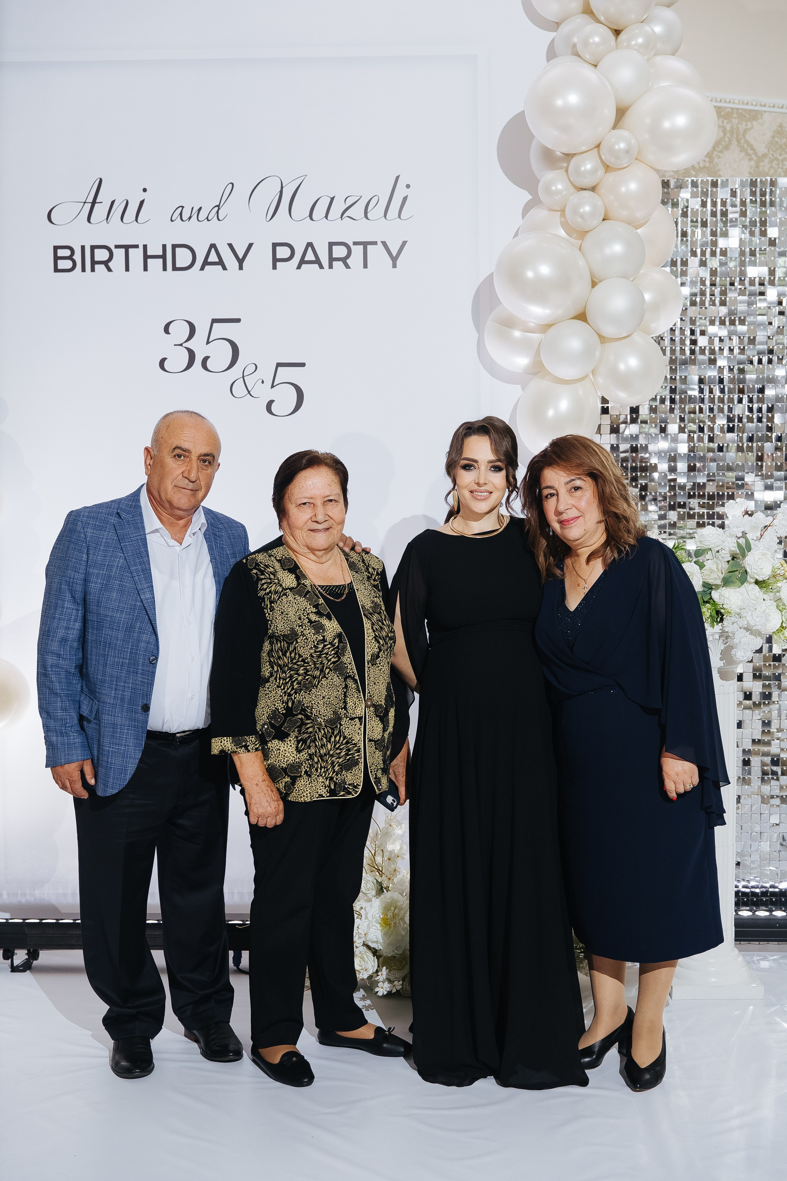 Ани и Назели. 35&5 День рождения, «Янтарь». Фотограф в Красноярске Надежда Воскресенская