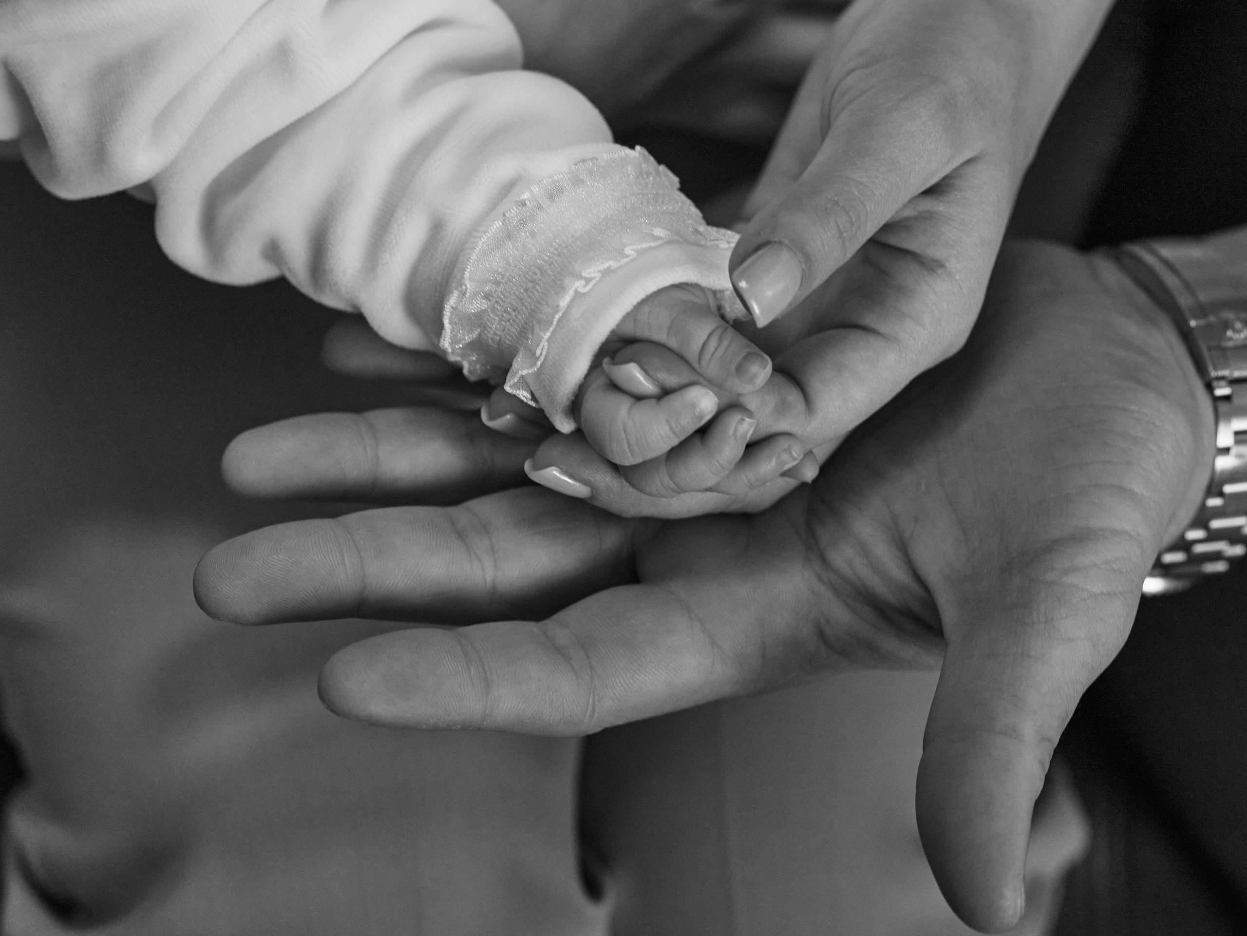 Sessione fotografica di familia a casa. Fotografo di famiglie e ritrattista in Italia (Toscana)