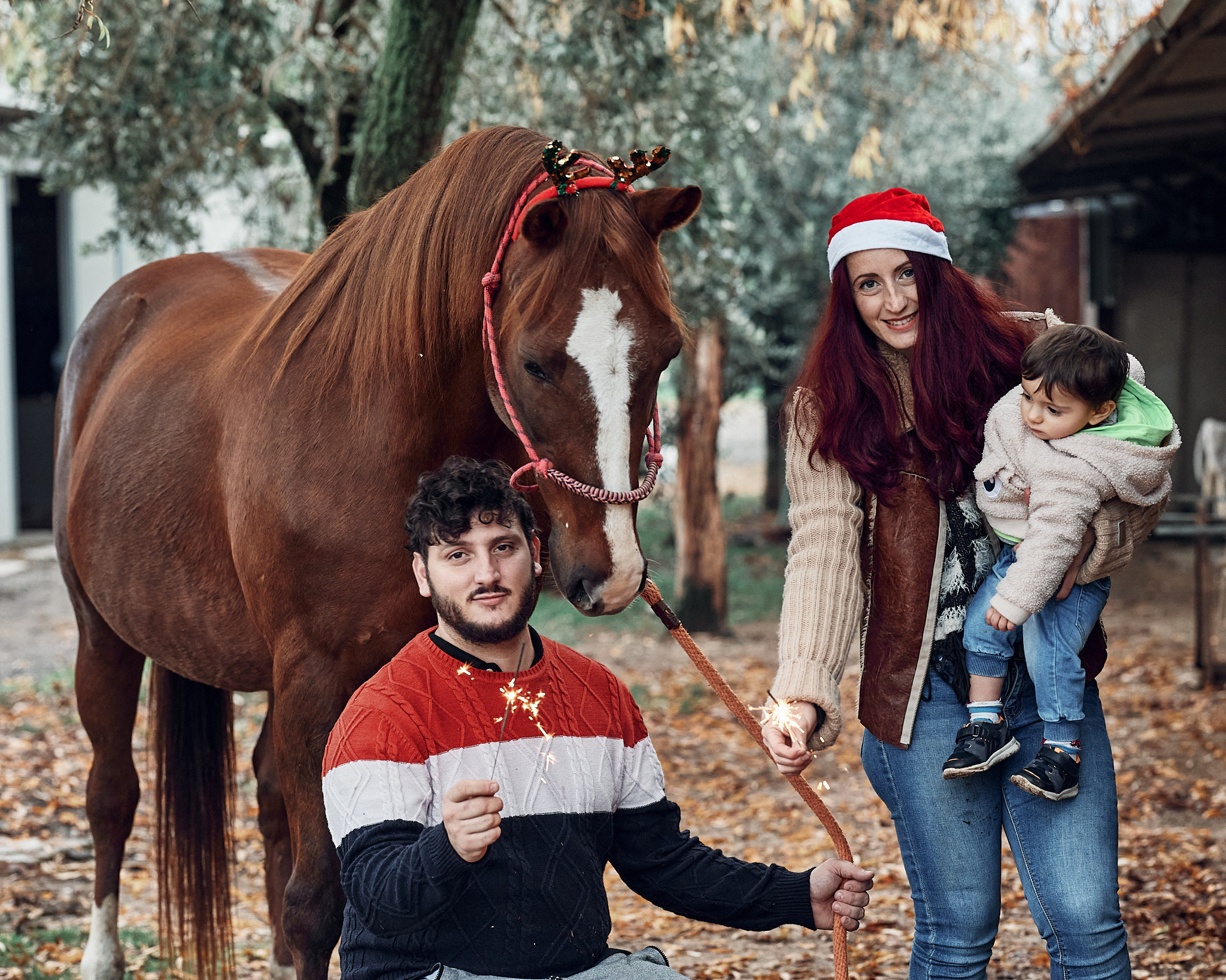 Natale in scuderia. Fotografo di famiglie e ritrattista in Italia (Toscana)