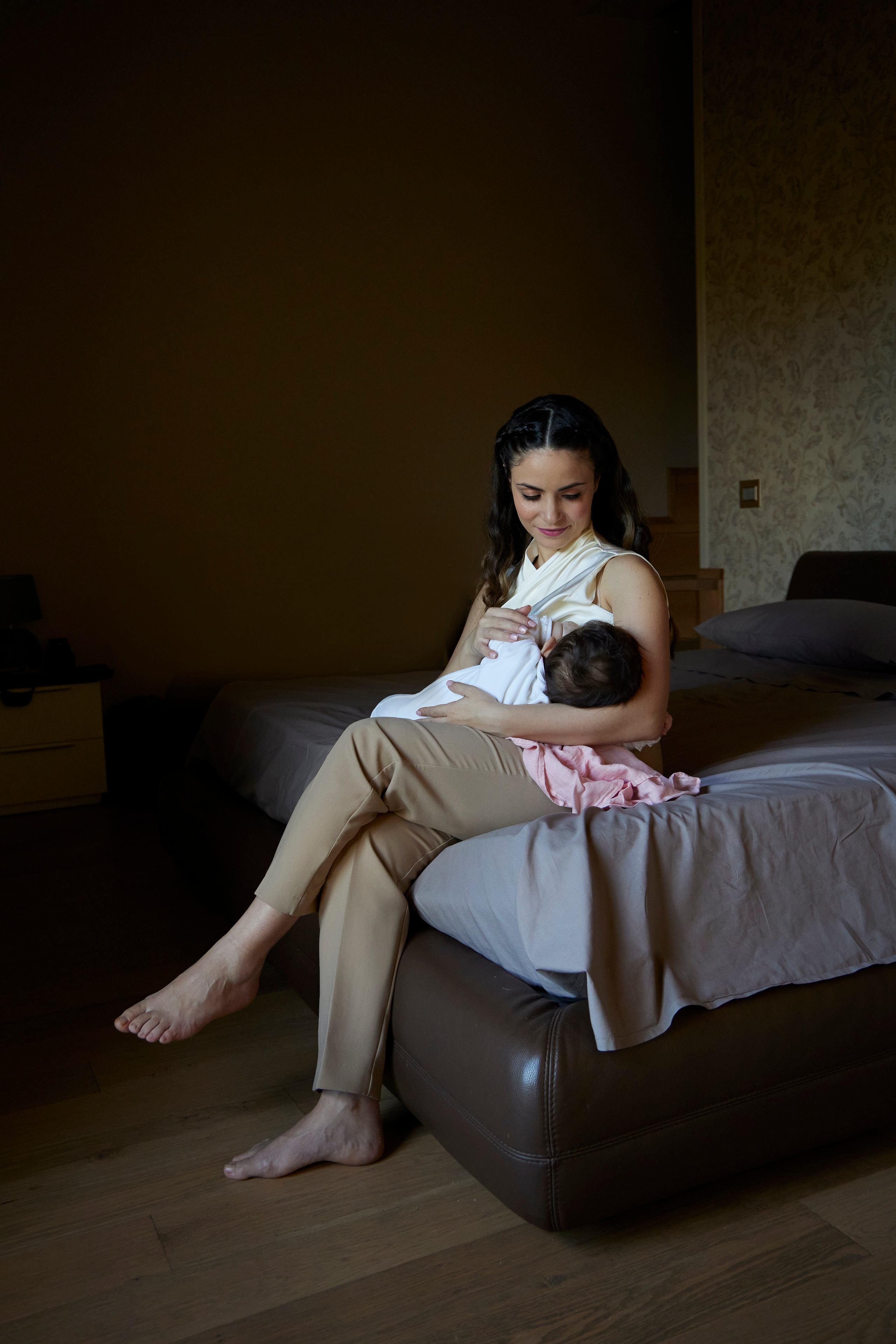 Sessione fotografica di familia a casa. Fotografo di famiglie e ritrattista in Italia (Toscana)