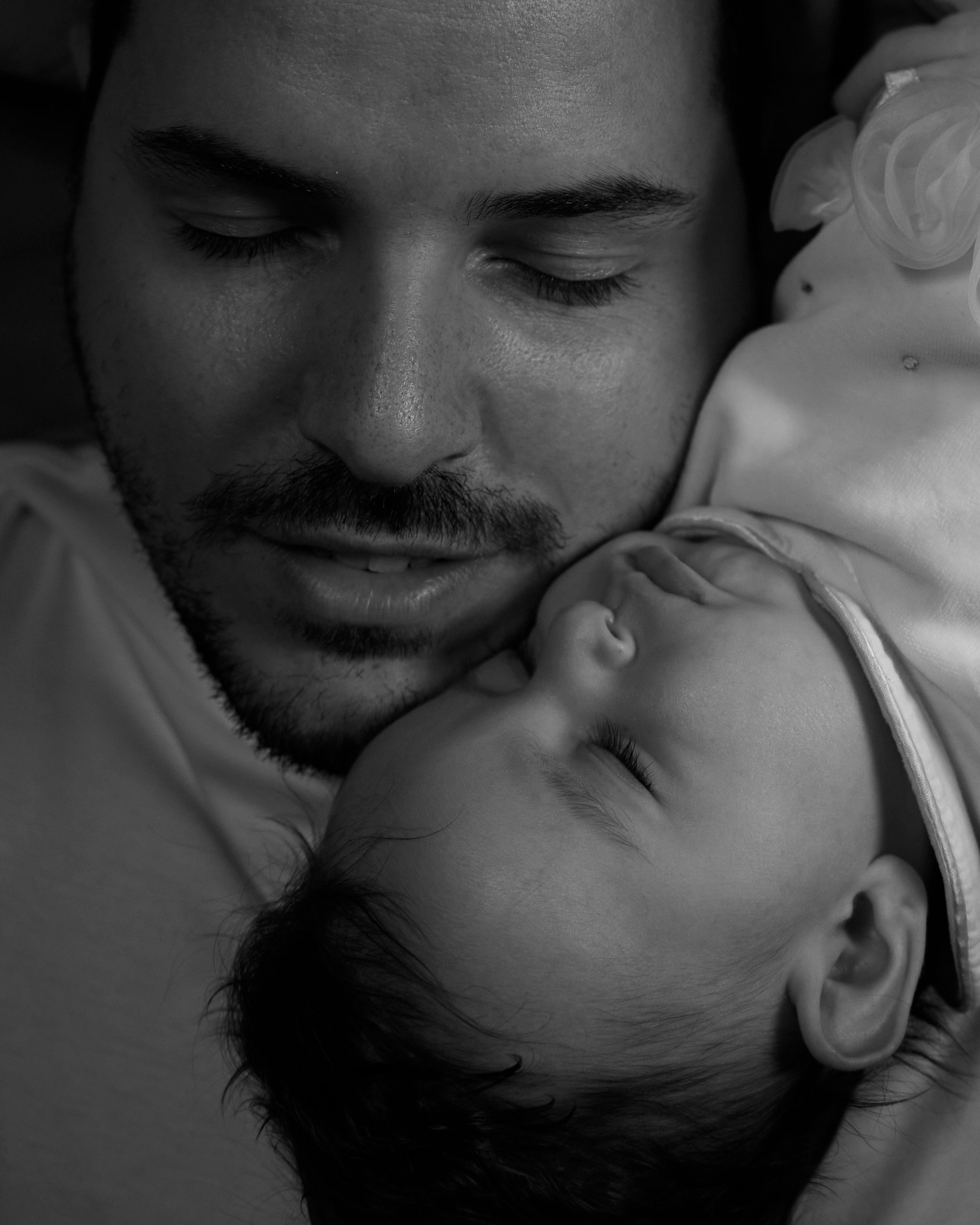 Sessione fotografica di familia a casa. Fotografo di famiglie e ritrattista in Italia (Toscana)