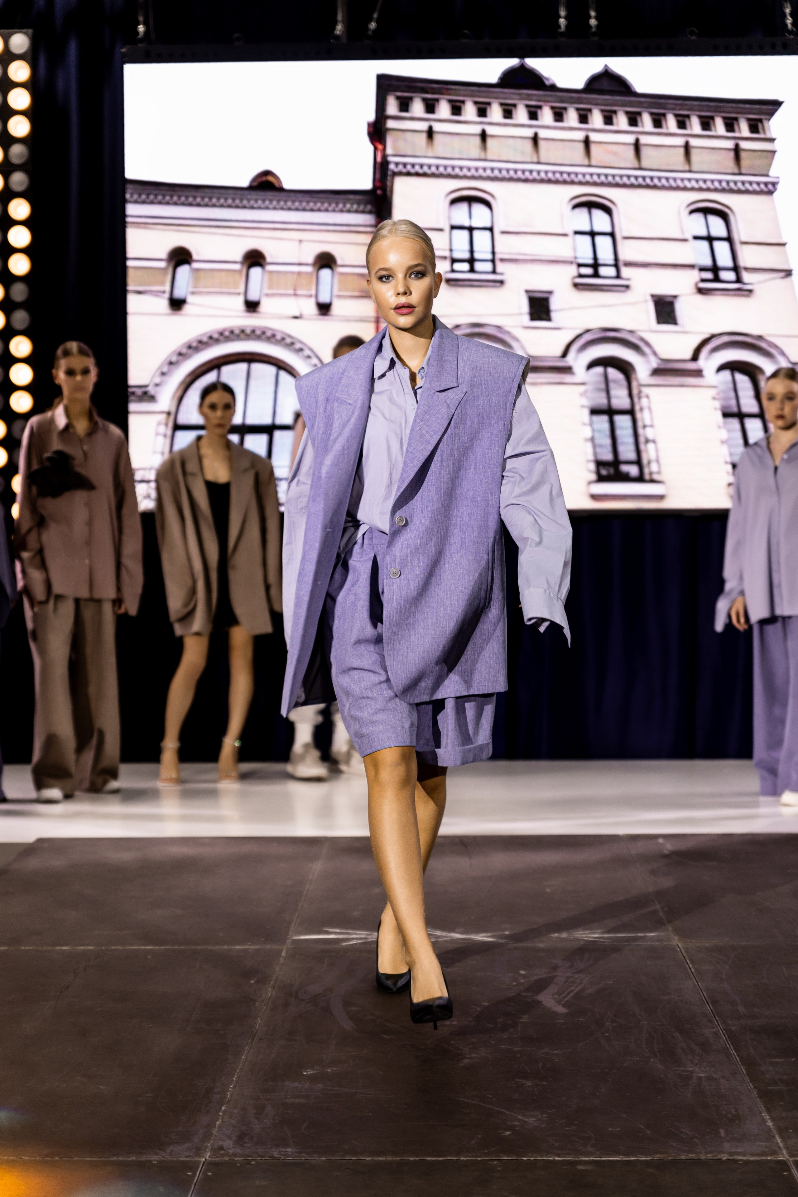 Модное шоу «Fashion V»