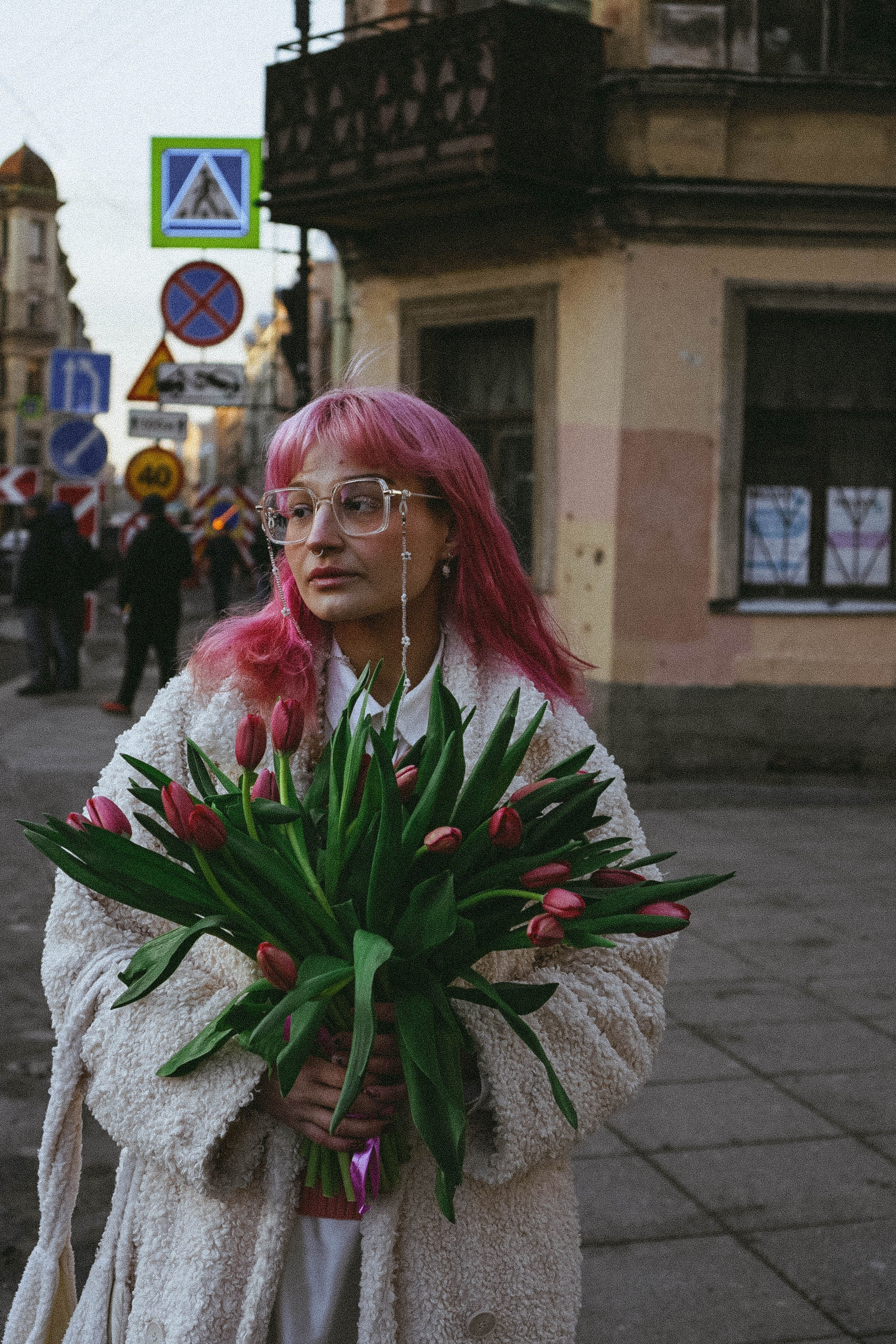 Прогулочная фотосессия с тюльпанами. Профессиональный фотограф, Санкт-Петербург — Виктория Богомолова