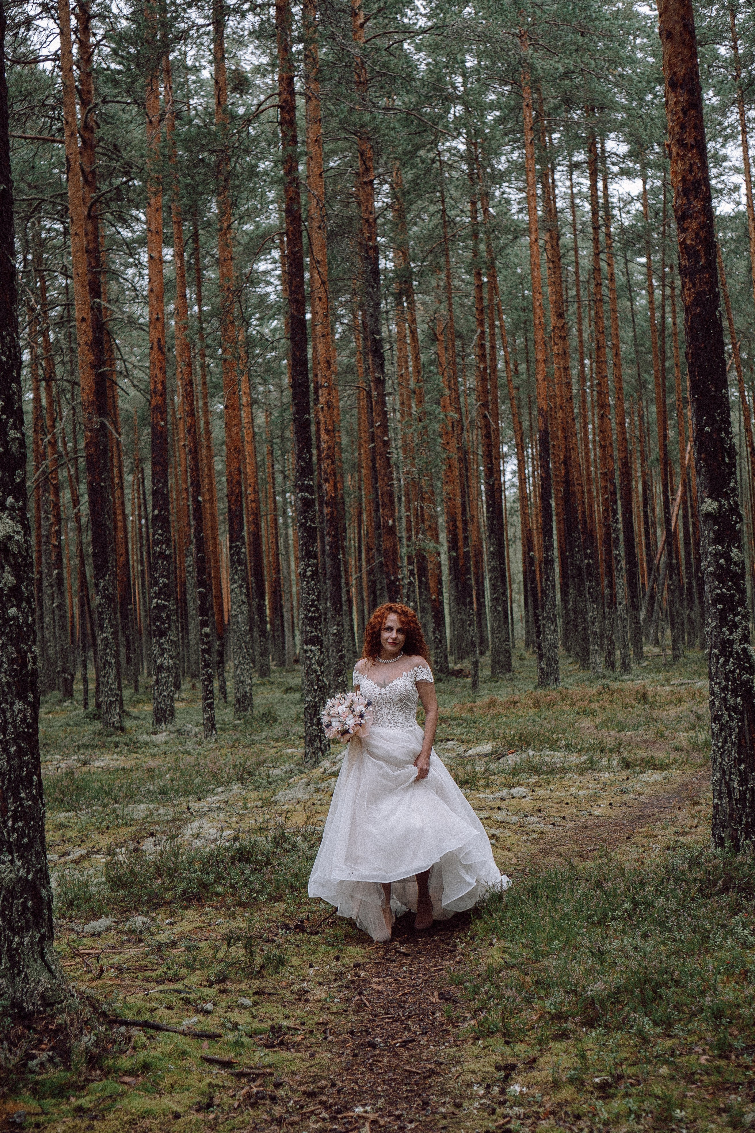 СВАДЕБНАЯ ФОТОСЕССИИЯ ПАРЫ В ГОРОДЕ ПРИОЗЕРСК В СОСНОВОМ ЛЕСУ И С ПИКАПОМ. Профессиональный фотограф, Санкт-Петербург — Виктория Богомолова
