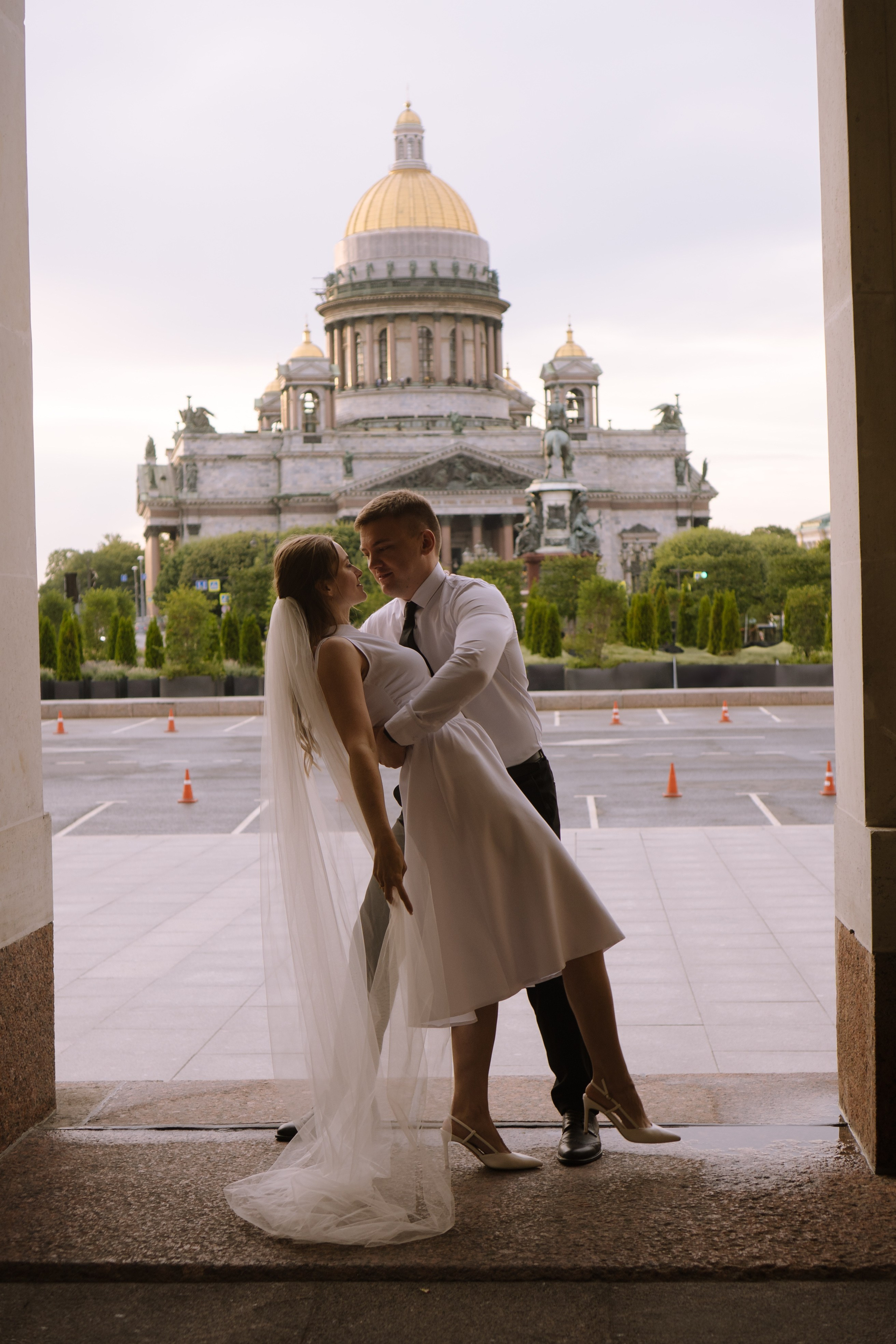 СВАДЕБНАЯ СЬЕМКА С ИСАКИЕВСКИМ СОБОРОМ, АСТОРИЯ И ЗАКОНОДАТЕЛЬНОЕ СОБРАНИЕ. Профессиональный фотограф, Санкт-Петербург — Виктория Богомолова