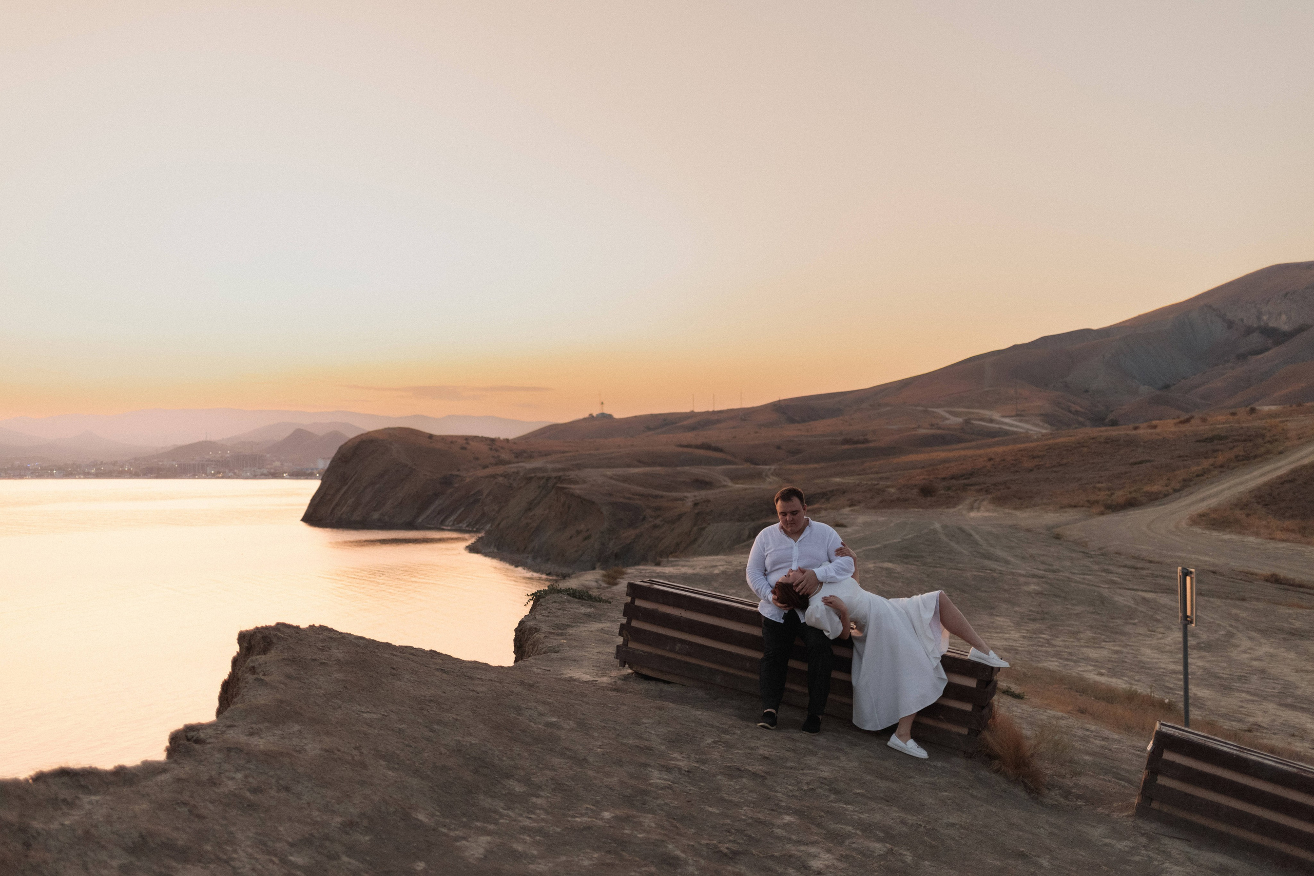 Свадебная фотосессия в районе мыса Хамелеон🖤. Свадебный фотограф Мироманов Николай в Крыму