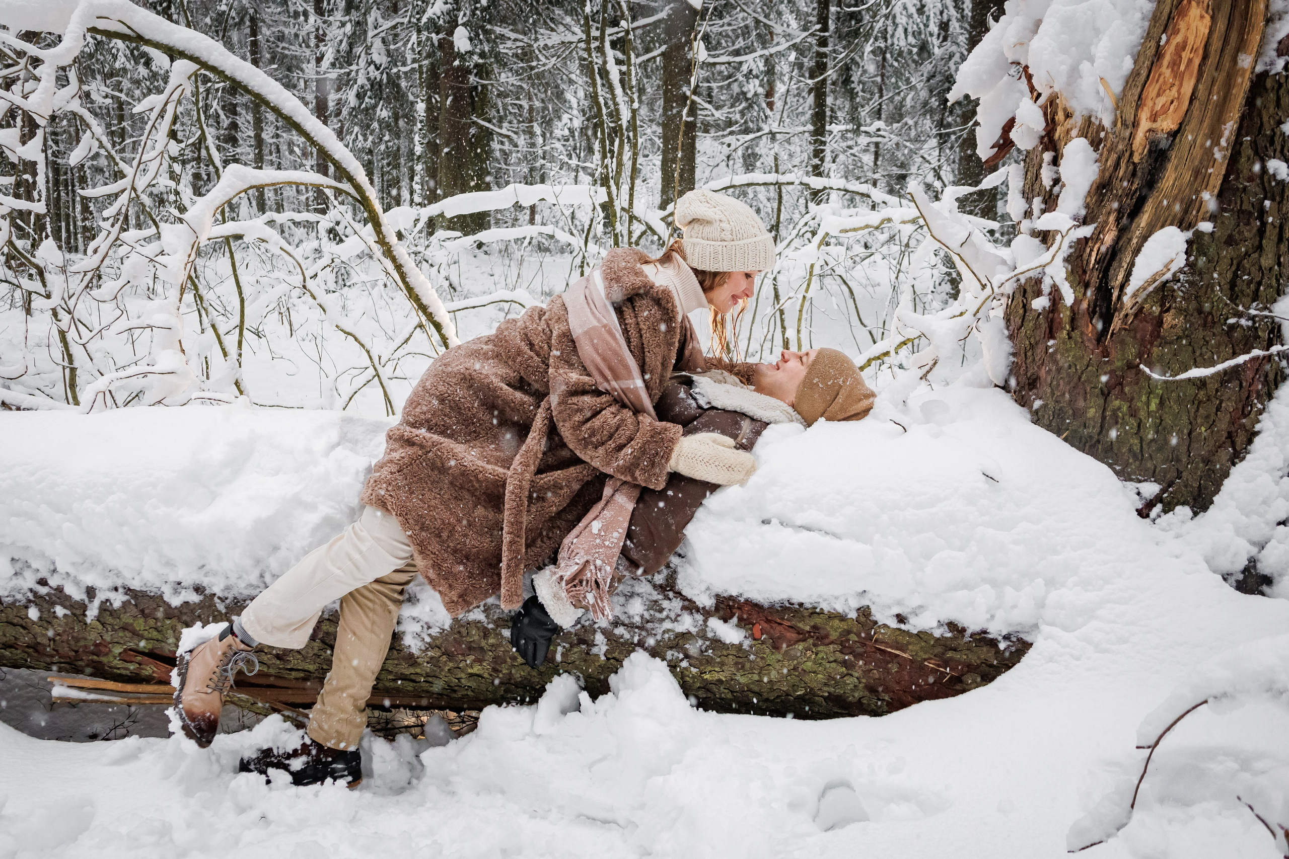 Александра и Александр. Зимняя фотоистория любви в парке. Портретный фотограф Панферова Регина г. Санкт-Петербург, г. Казань