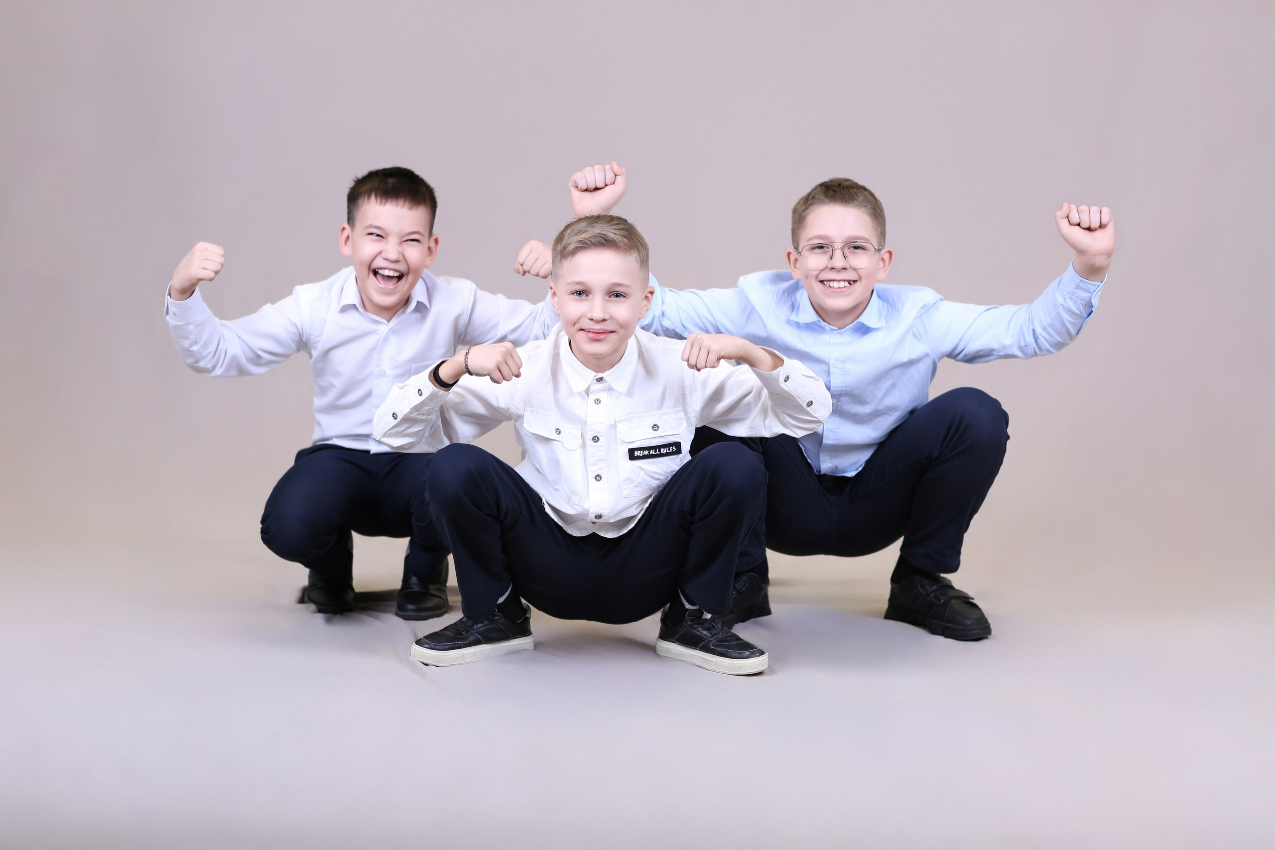 Выпускные альбомы для начальной школы печать на заказ. Выпускные альбомы в Тюмени для школ, садов, вузов спортивных секций