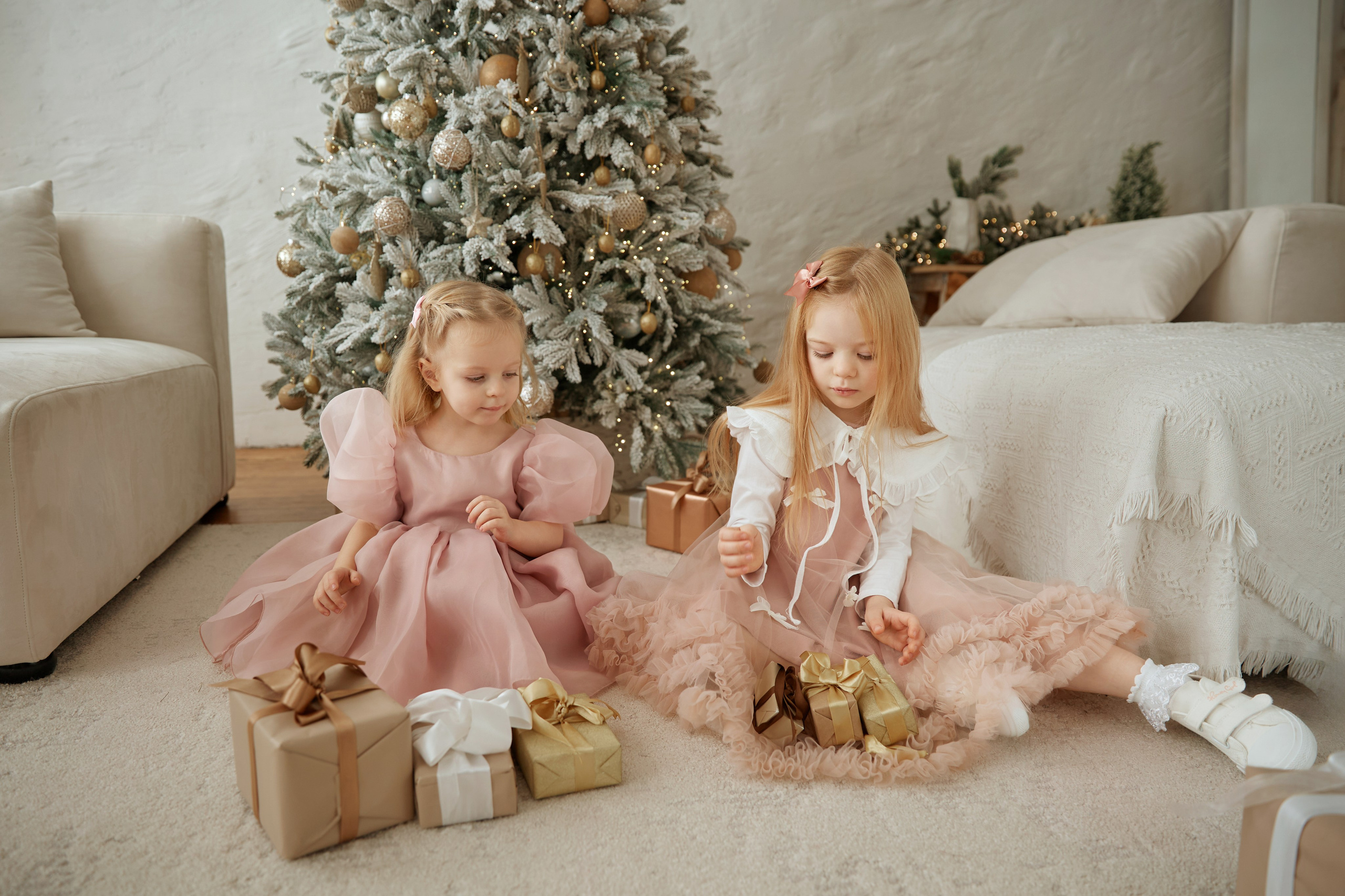 Полина с дочками. Фотограф женского портрета, беременности и материнства Харькова Елена