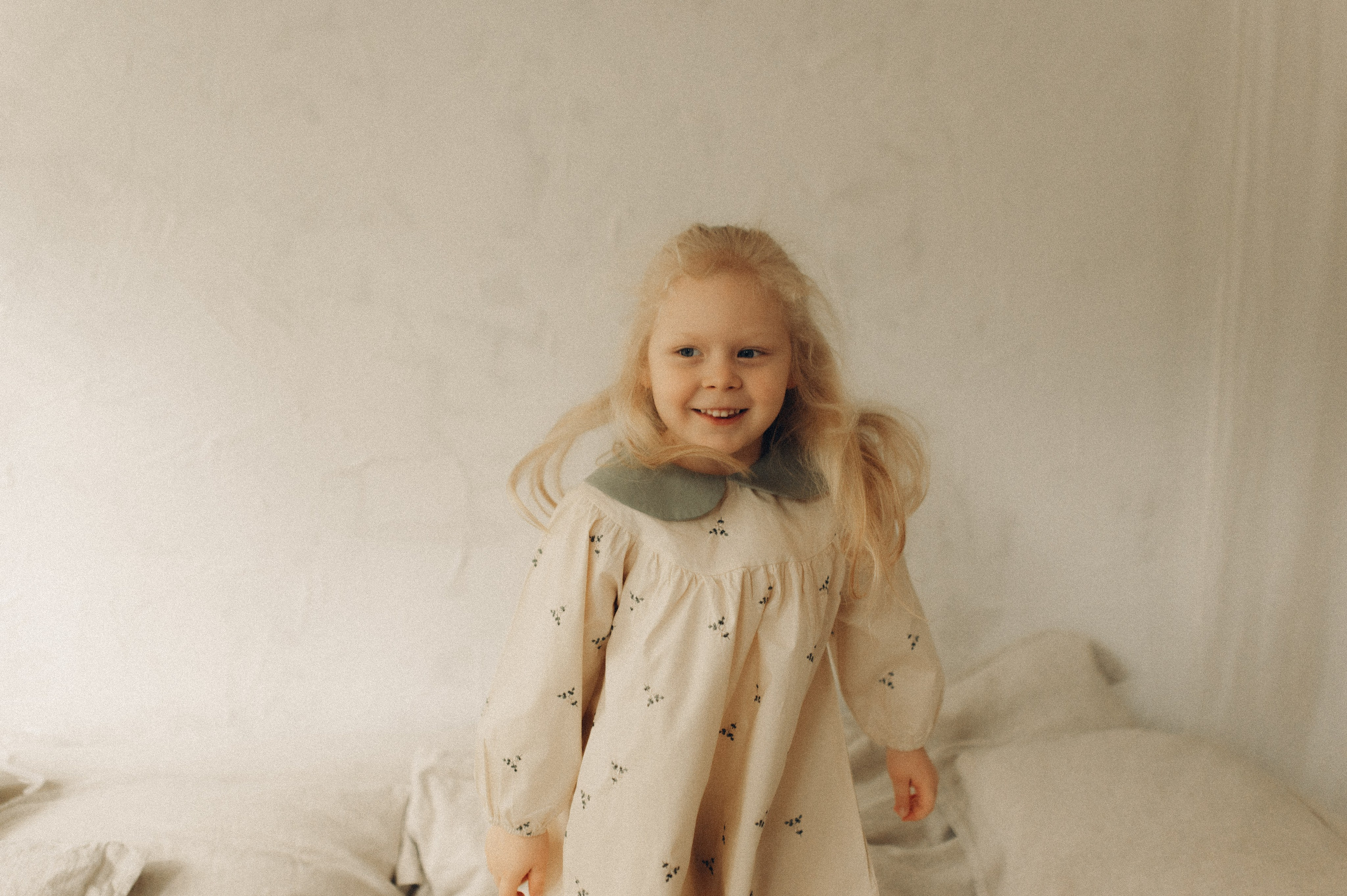 Весна в ладошках. Семейный фотограф в Москве Екатерина Денисенко | Фотосессии без постановки дома и в студии