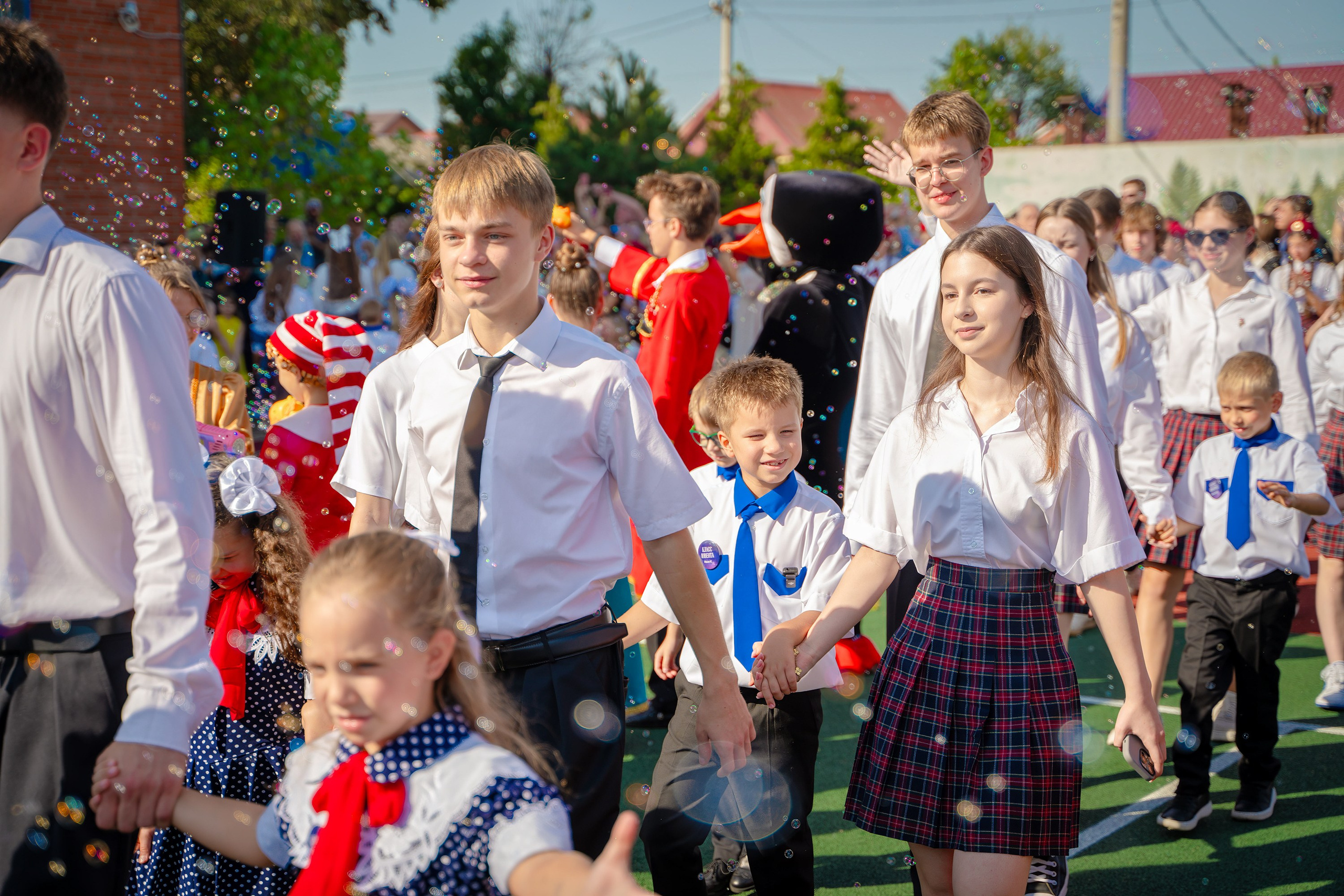 1Сентября_ ЮВЕНТА 1кл_Гимназия 92. Фотографы из солнечного Краснодара Вадим и Надежда Митус