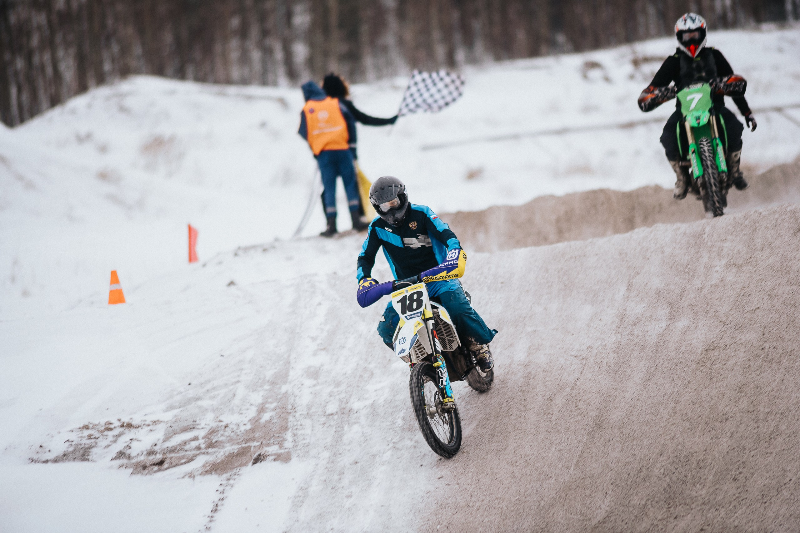 29.12.2024 — Праздничная тренировка на мотоциклетной трассе Люскус. Репортажный фотограф в Кемерово