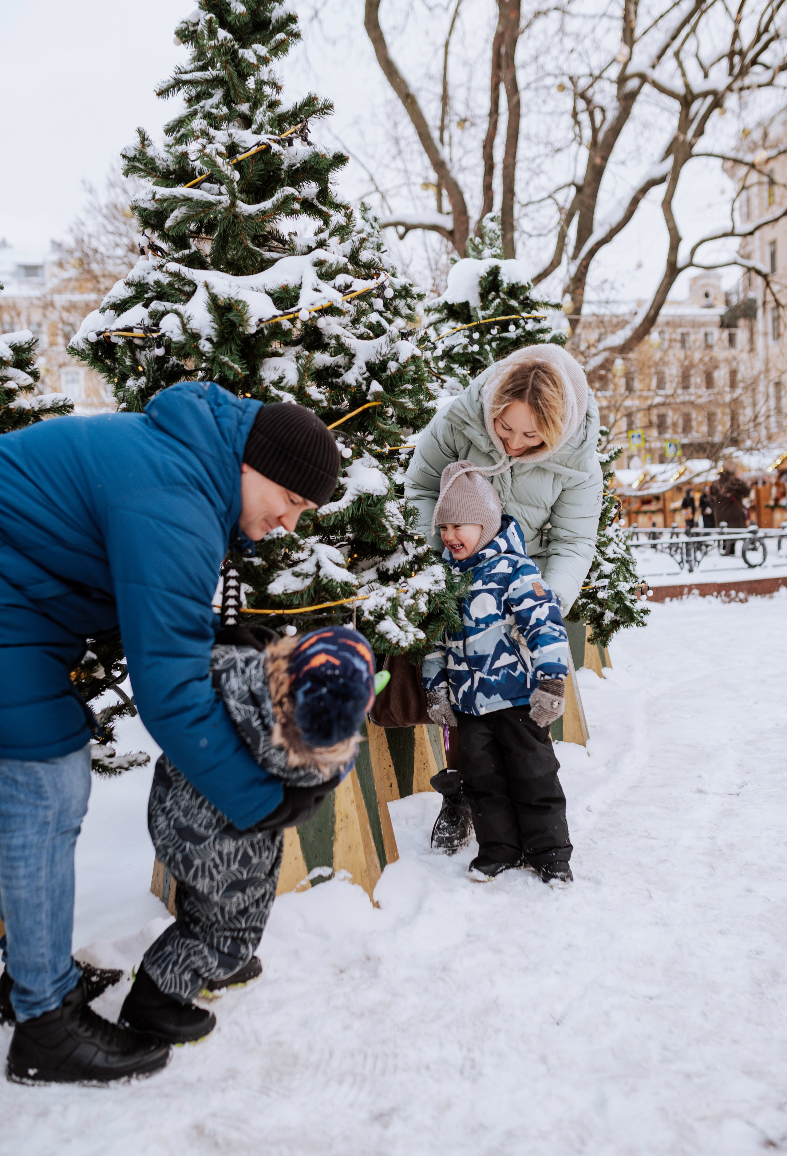 Семейная, Манежная площадь