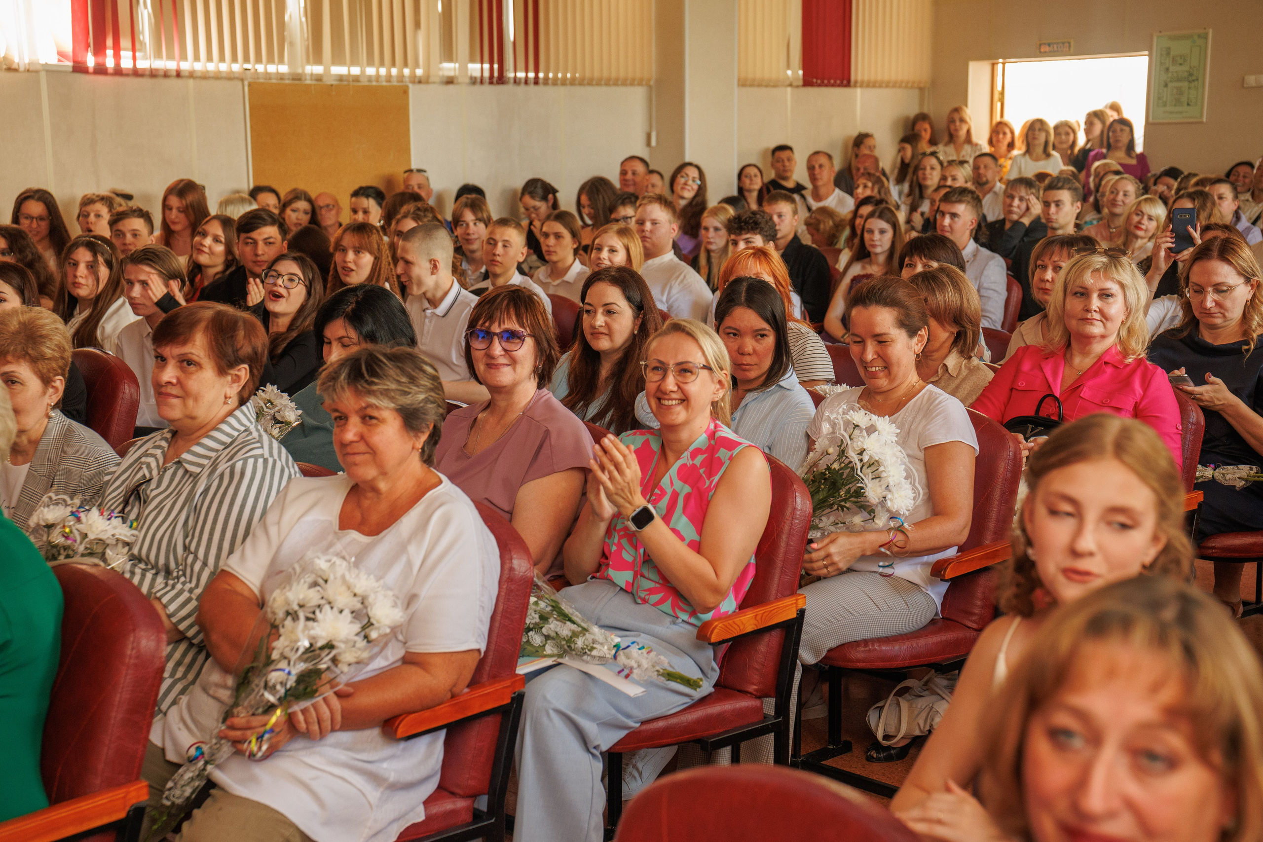 Вручение аттестатов. Свадебный и семейный фотограф в Новосибирске Ирина Дорошкова